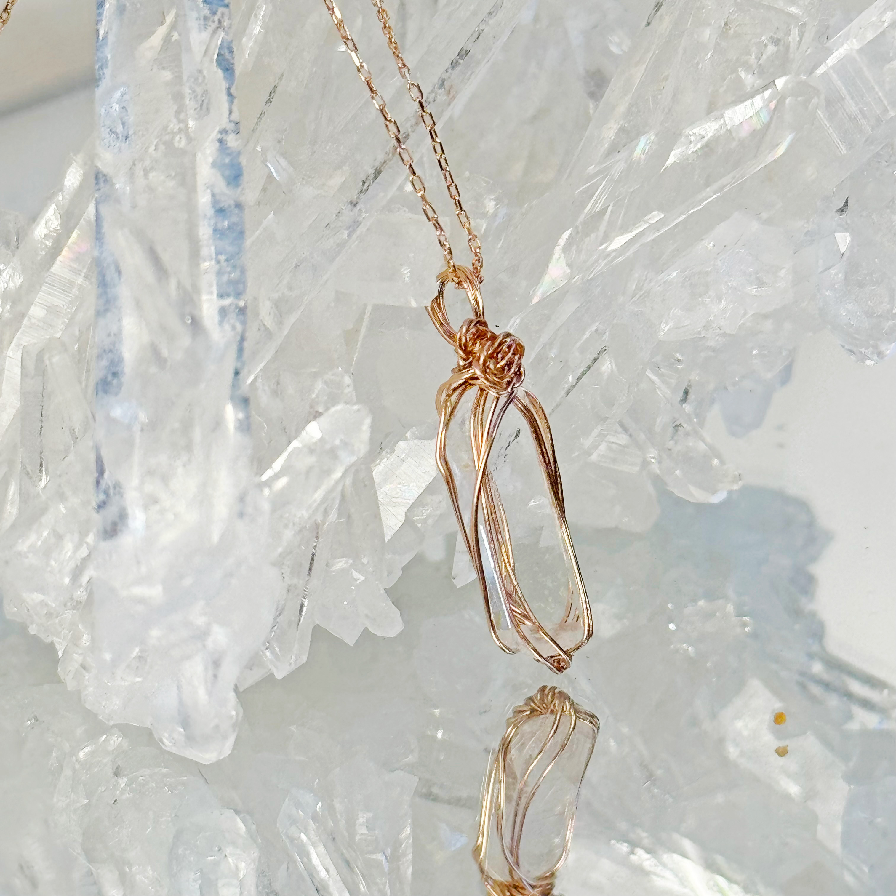 華やかさをプラス✨新素材18kピンクゴールドの高千穂水晶ネックレスが登場