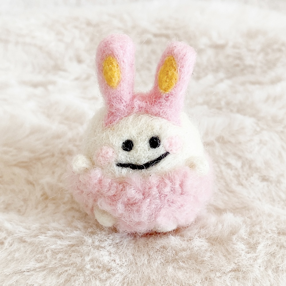 ピンクのうさぎちゃんなおまんじゅうたろう🐰🍡