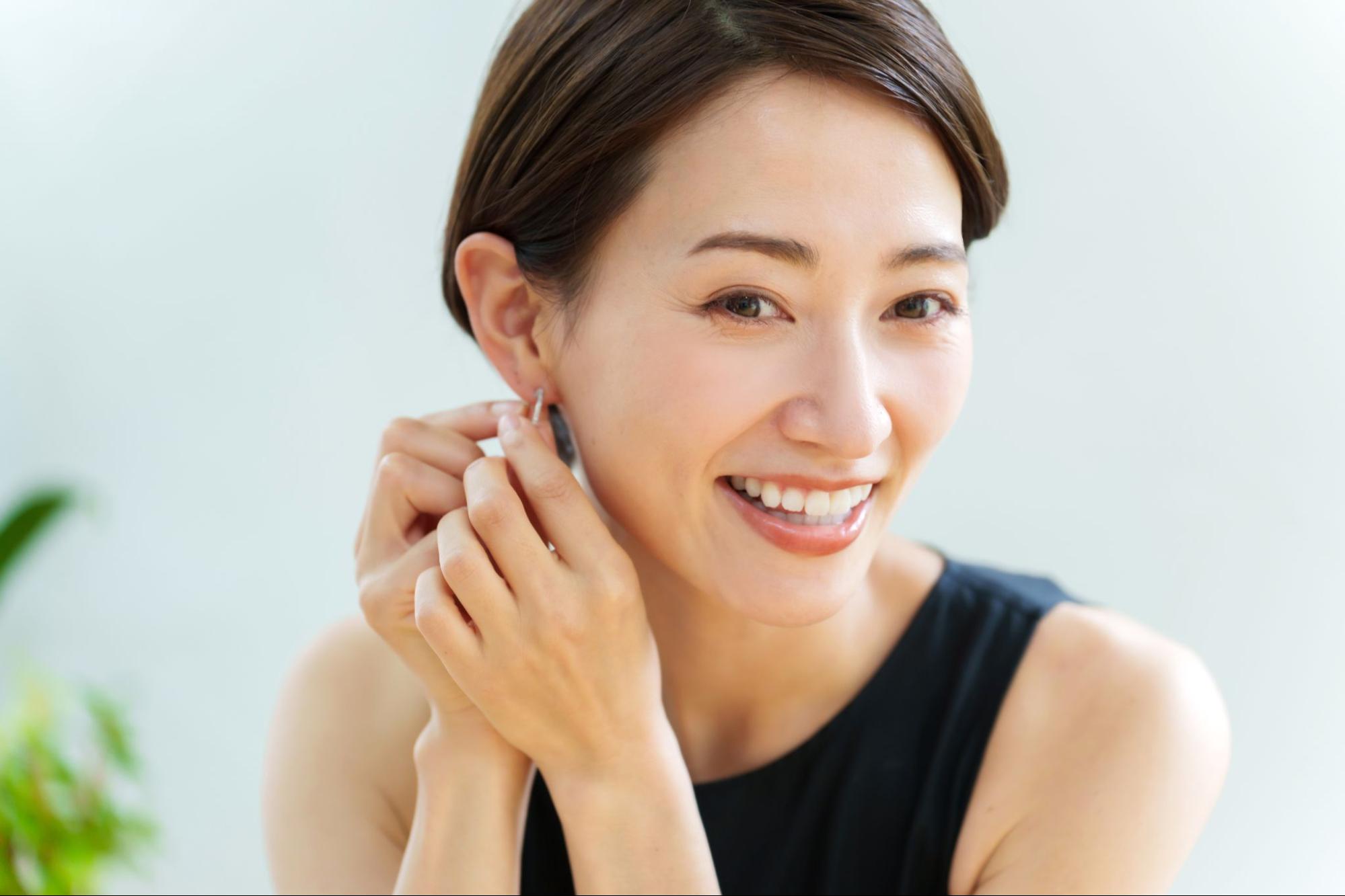 つけっぱなしにするピアスのおすすめは？メリットデメリットなども紹介