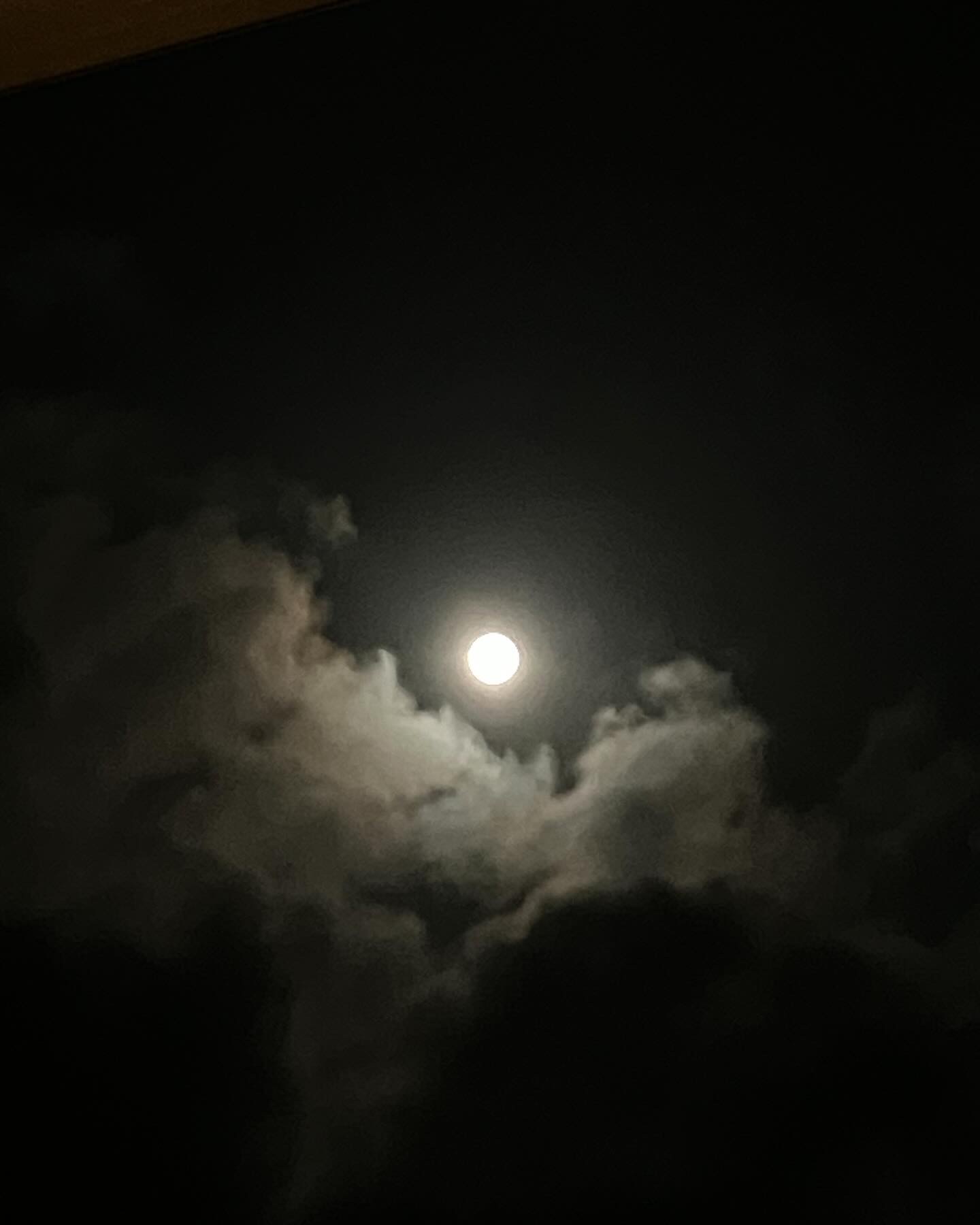 今日はいて座の満月