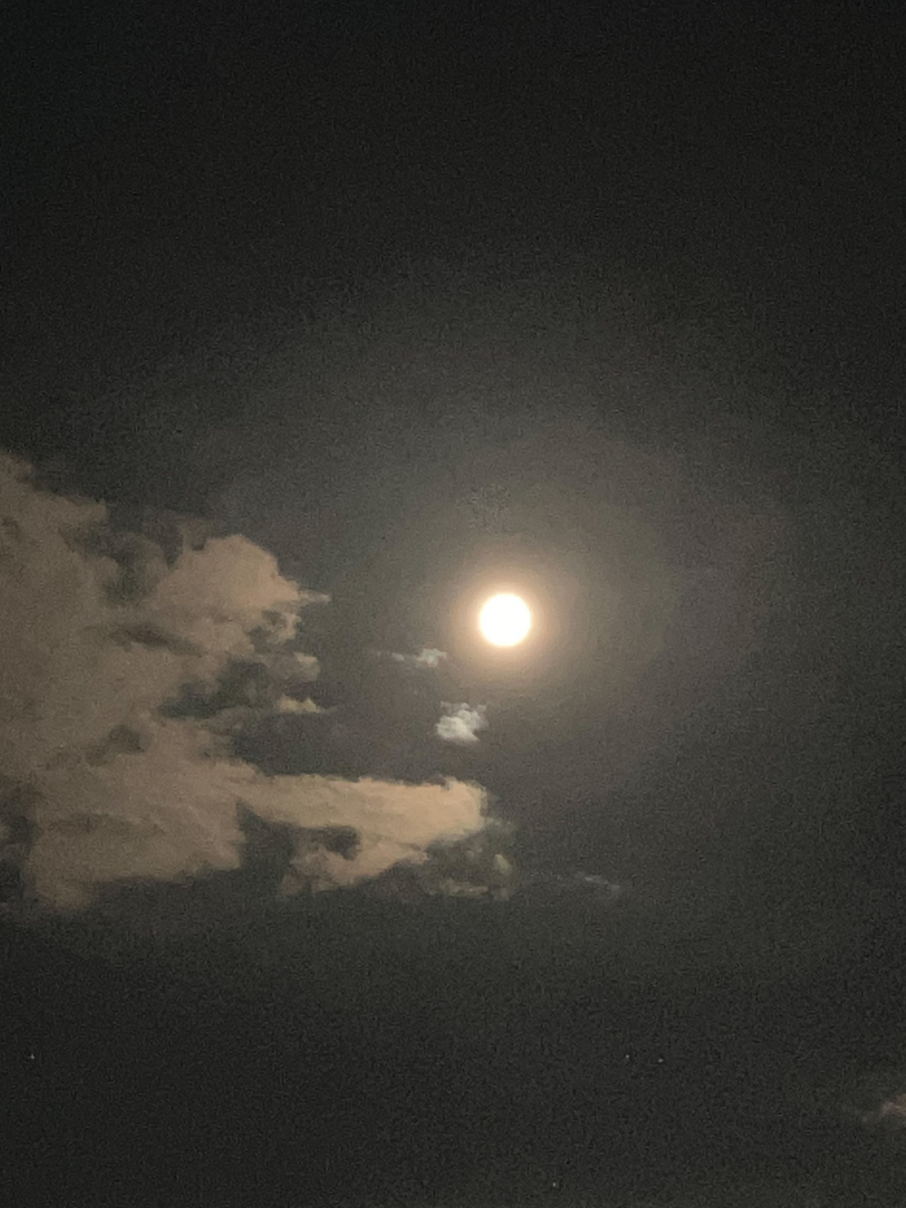 今日はやぎ座の満月