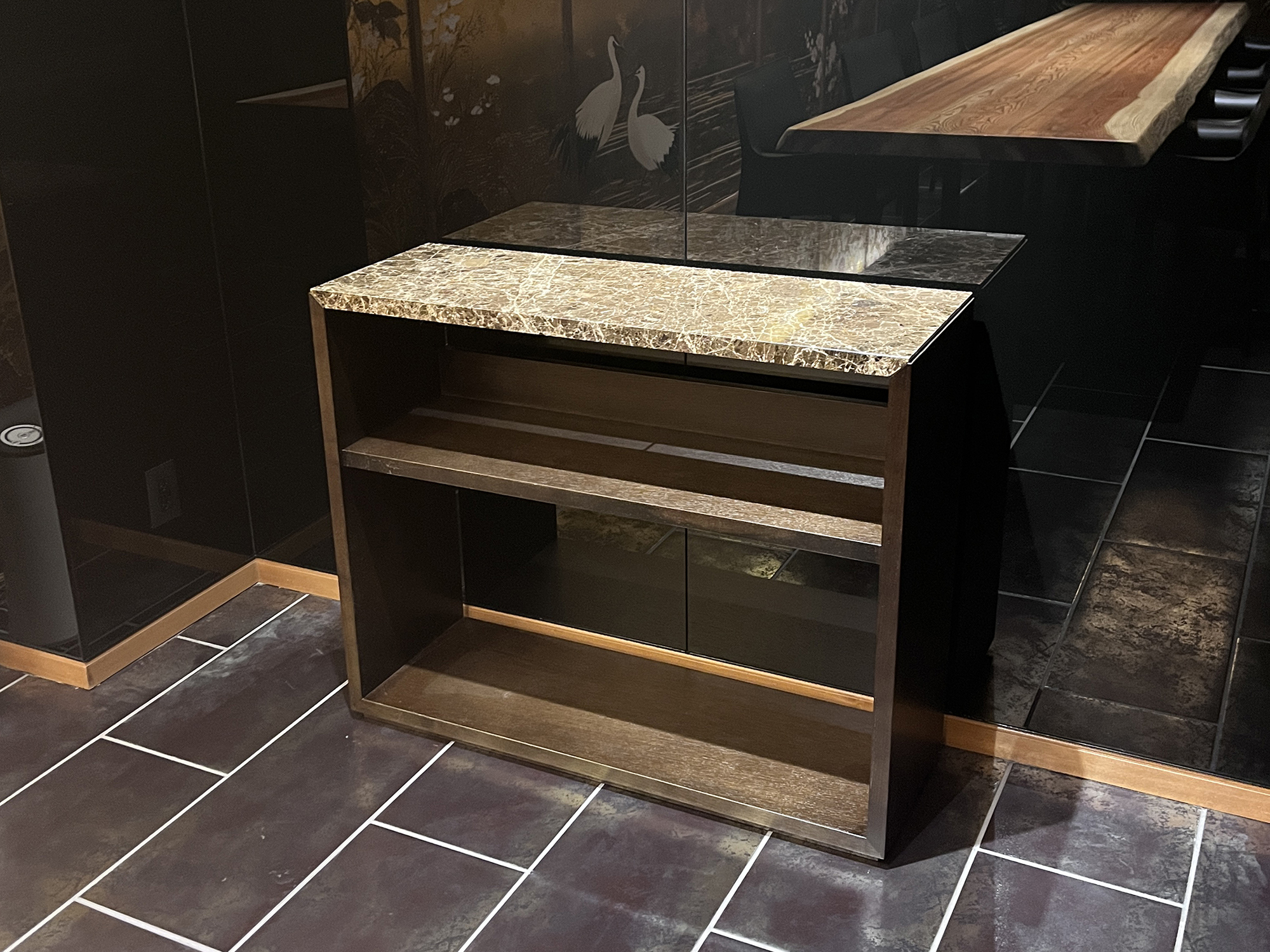 赤坂の高級割烹さまにオリジナルデザインのコンソールを納品