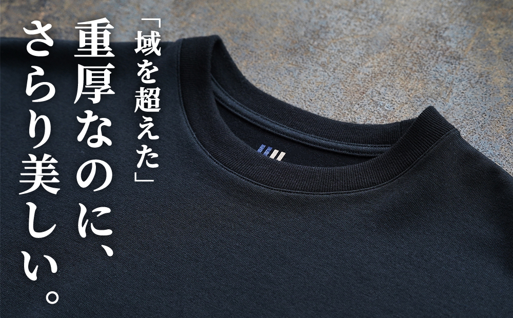 重厚感と上品さが奇跡的に同居する、大人のウール天竺Tシャツ