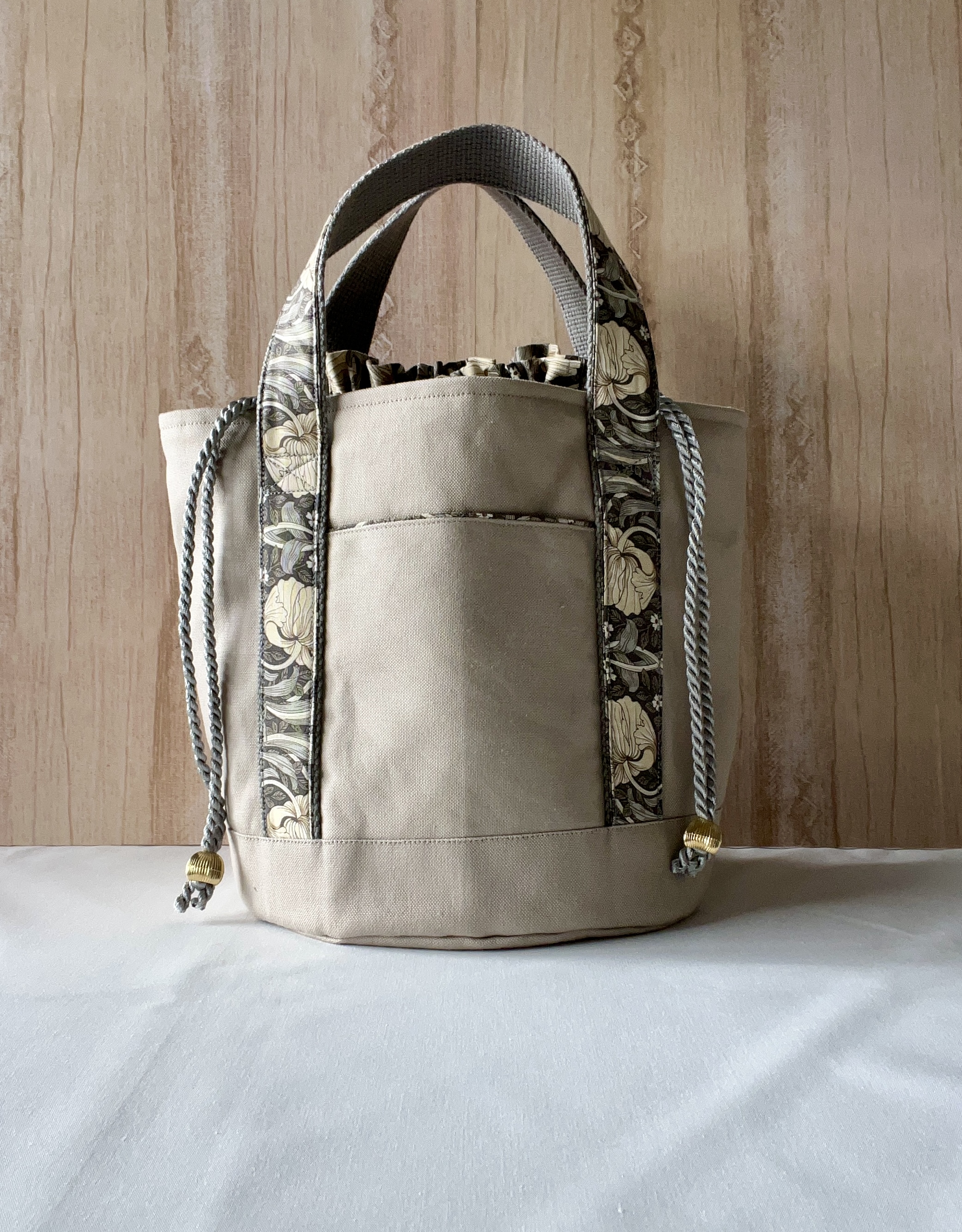 バケツ型トートバッグ