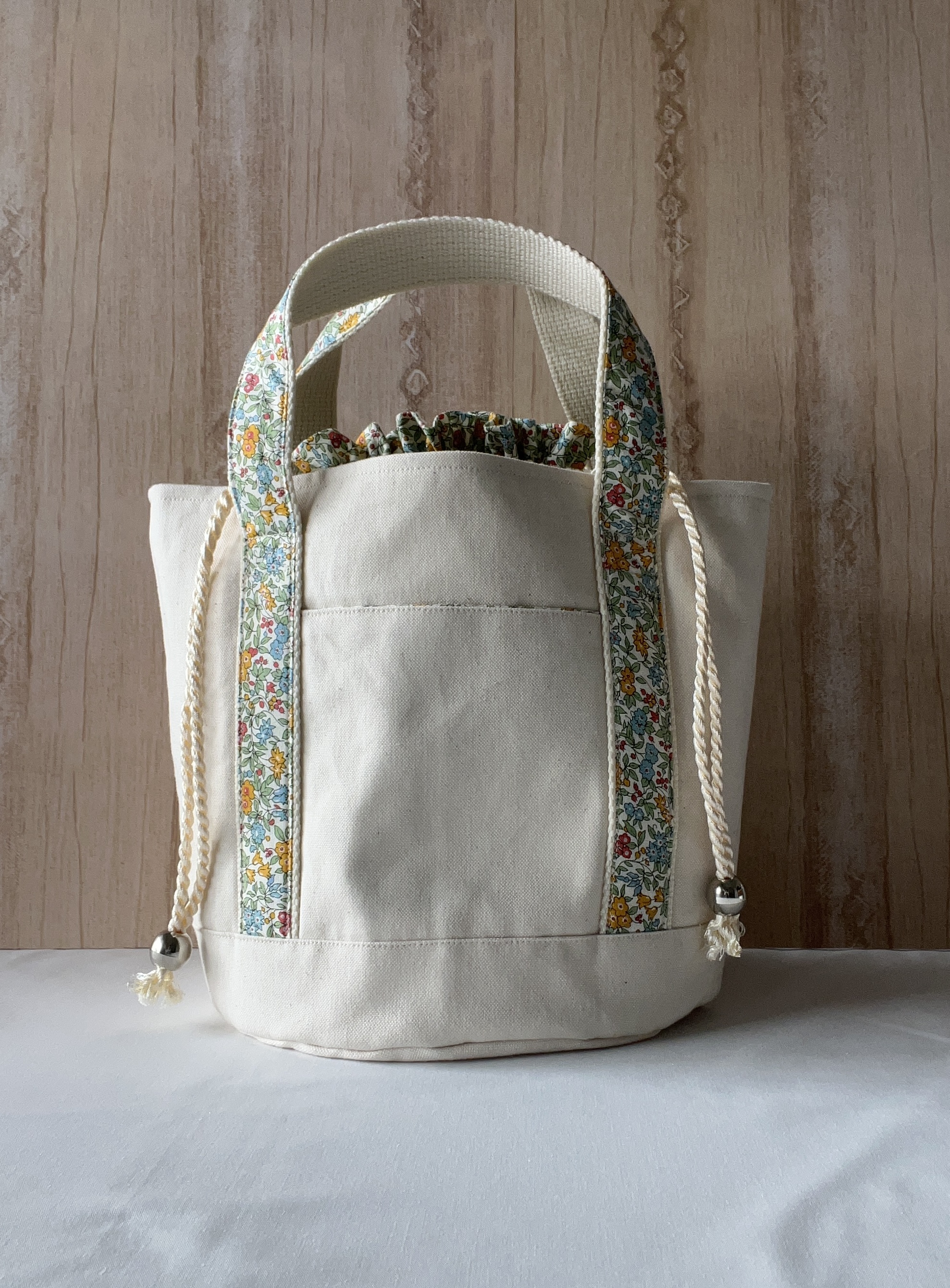 バケツ型トートバッグ