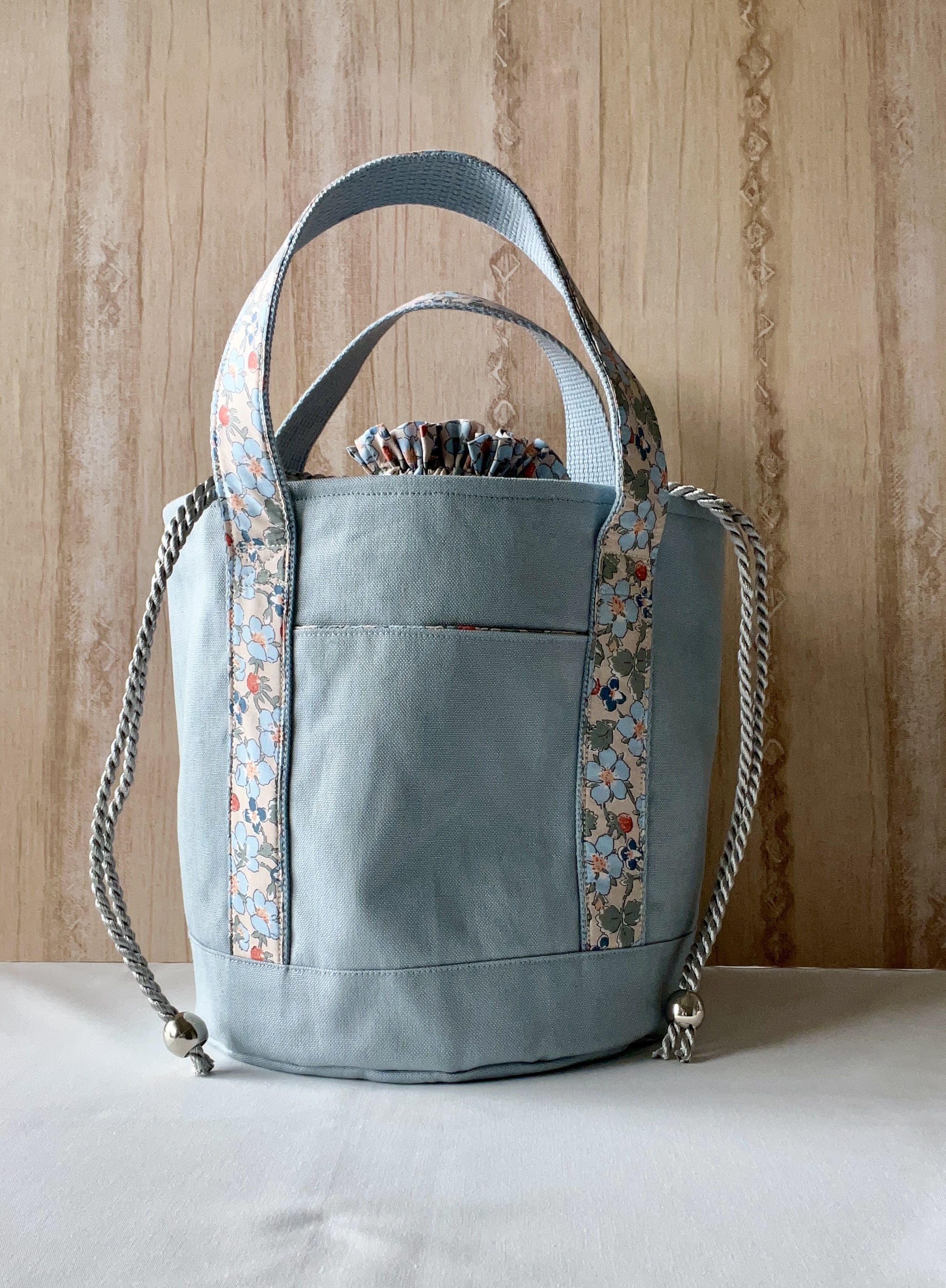 バケツ型トートバッグ