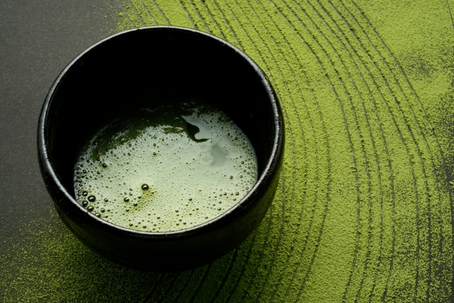 半年の眠りから目覚める ― 抹茶の新茶と「口切り」の季節🍃