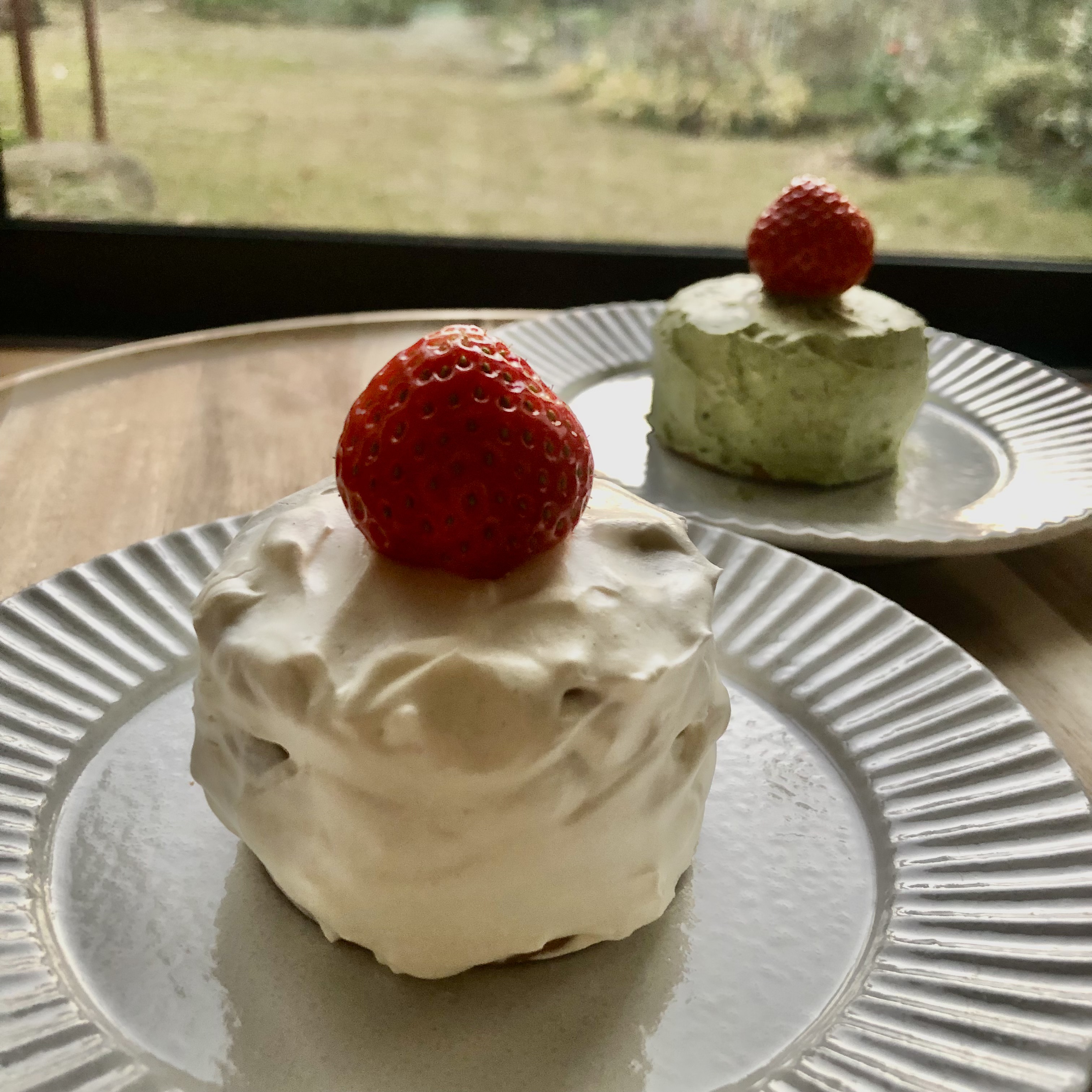 デカフェ抹茶スイーツのご紹介（No.19：デカフェ伊勢抹茶ビスケットショートケーキ）