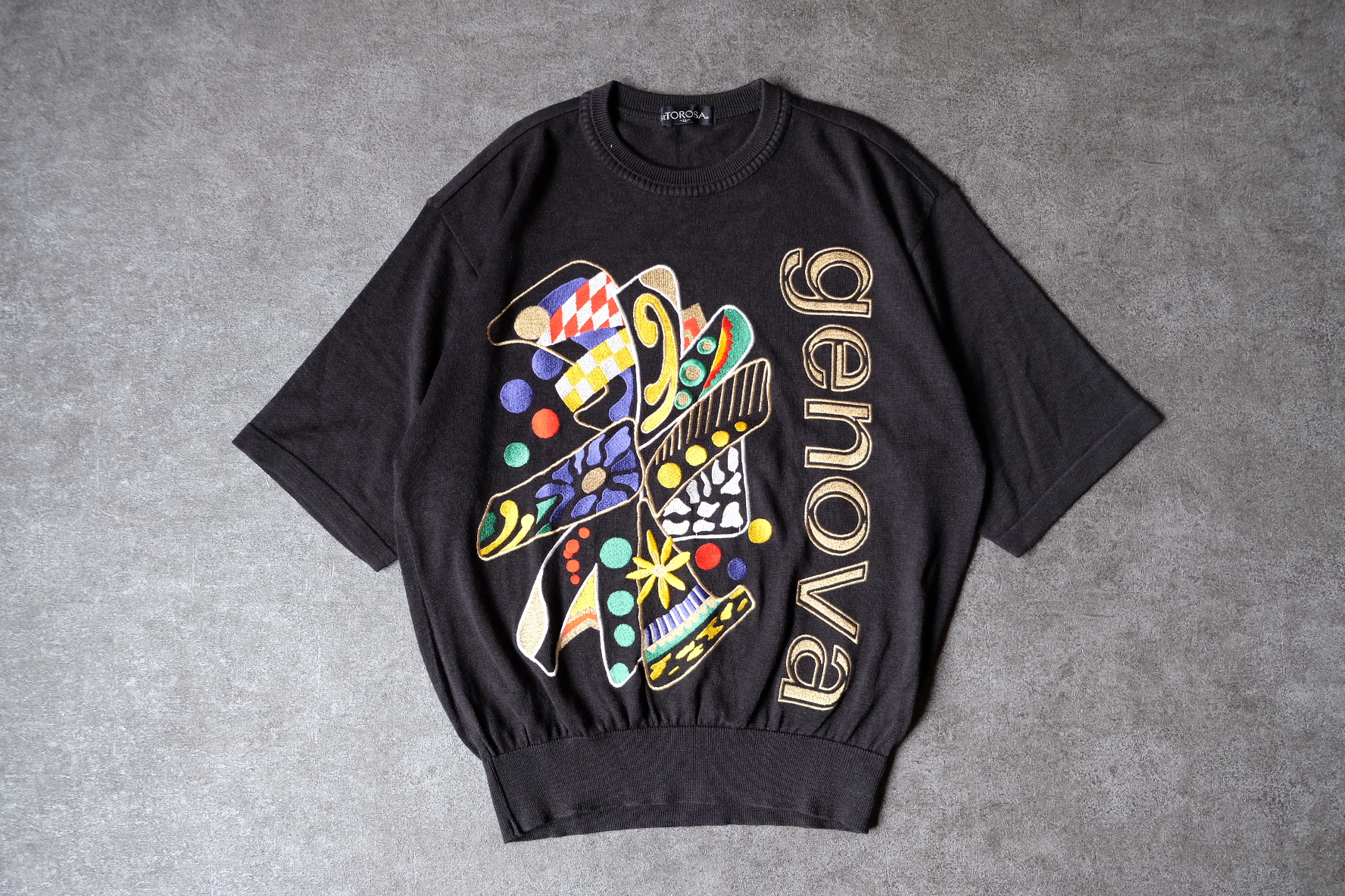 《NEW ARRIVAL》レトロ刺繍サマーニット