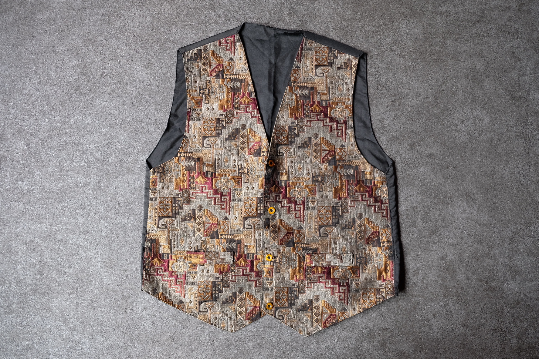 《NEW ARRIVAL》デザインベスト