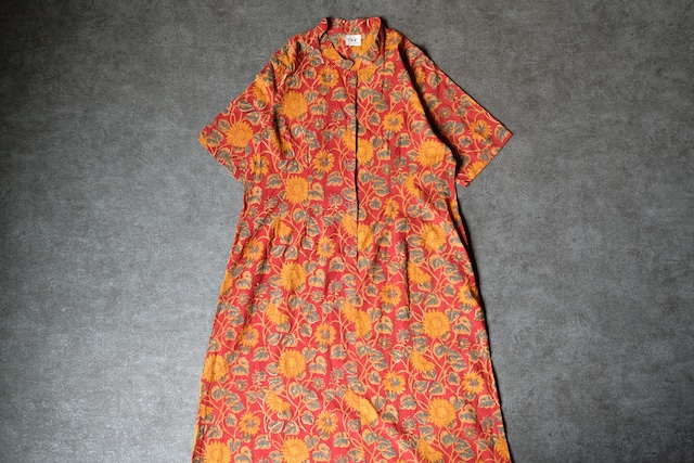 【おすすめ商品】レトロワンピース　総柄　ひまわり