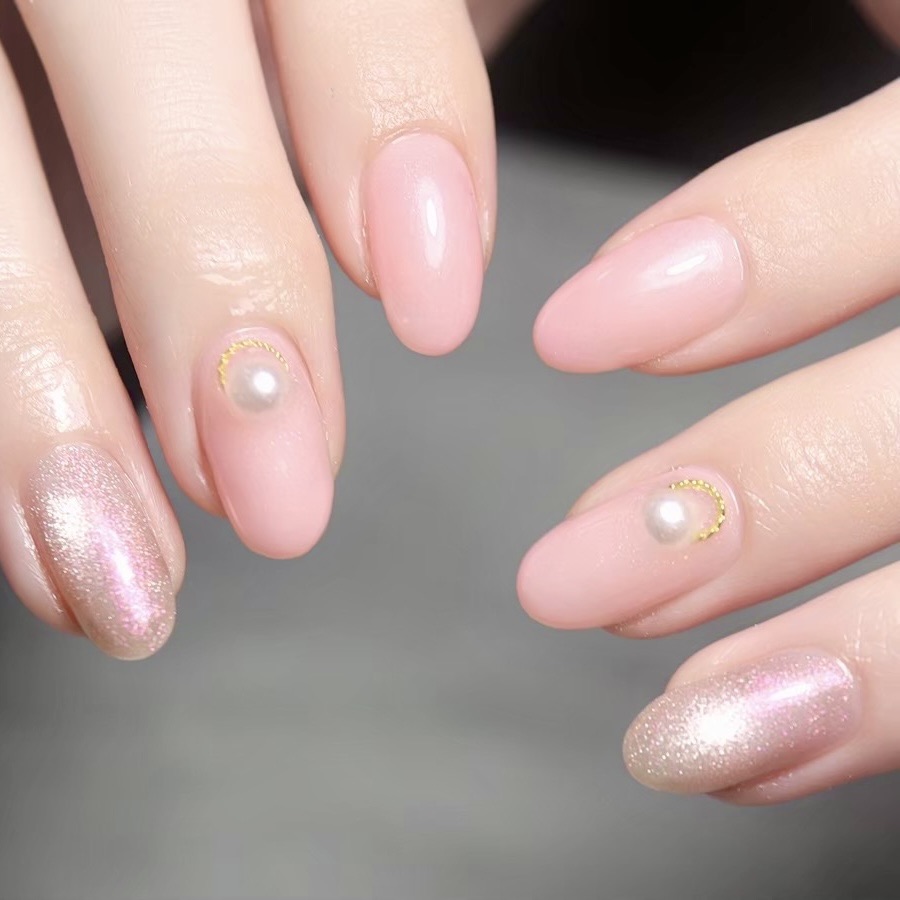 シンプルネイルの魅力｜ワンカラーでもおしゃれに見せるコツ