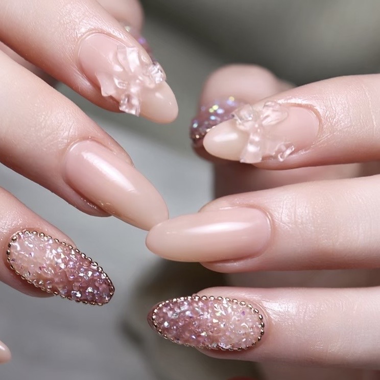 マグネットネイルとフラッシュネイルの違いを徹底解説