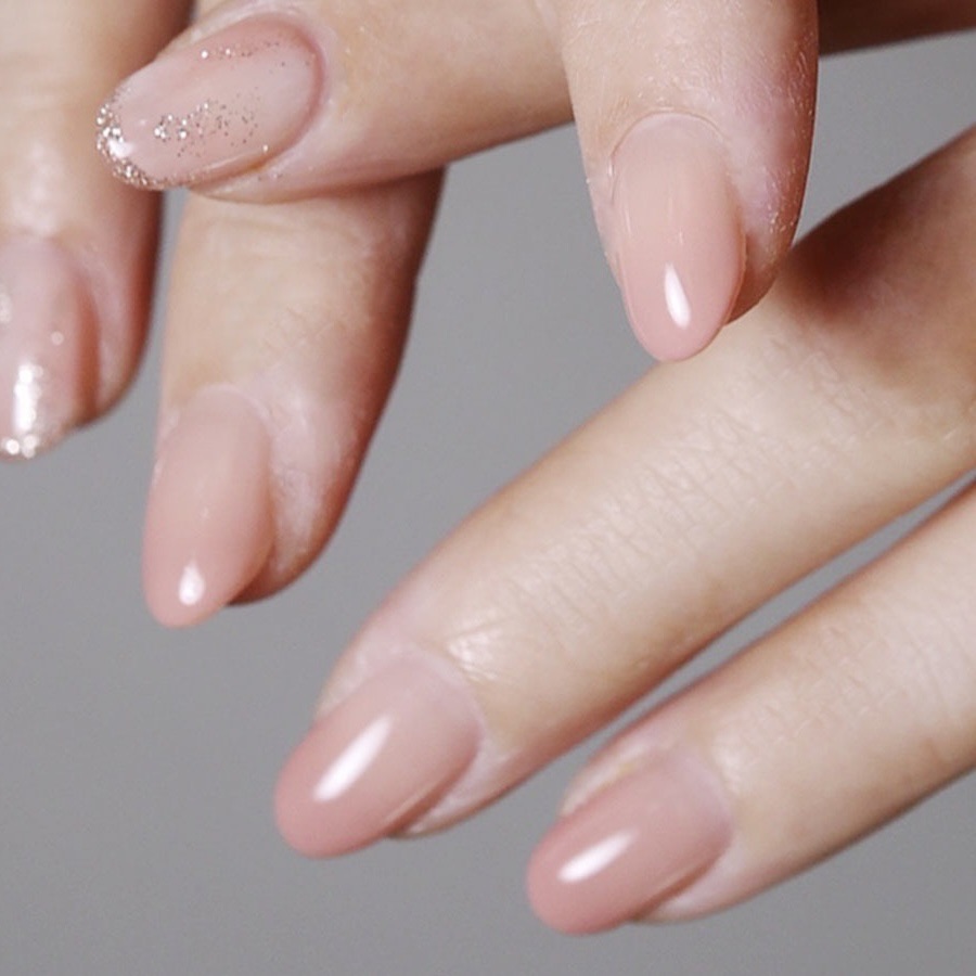 グラデーションネイルが人気の理由とは？大人に選ばれる秘密
