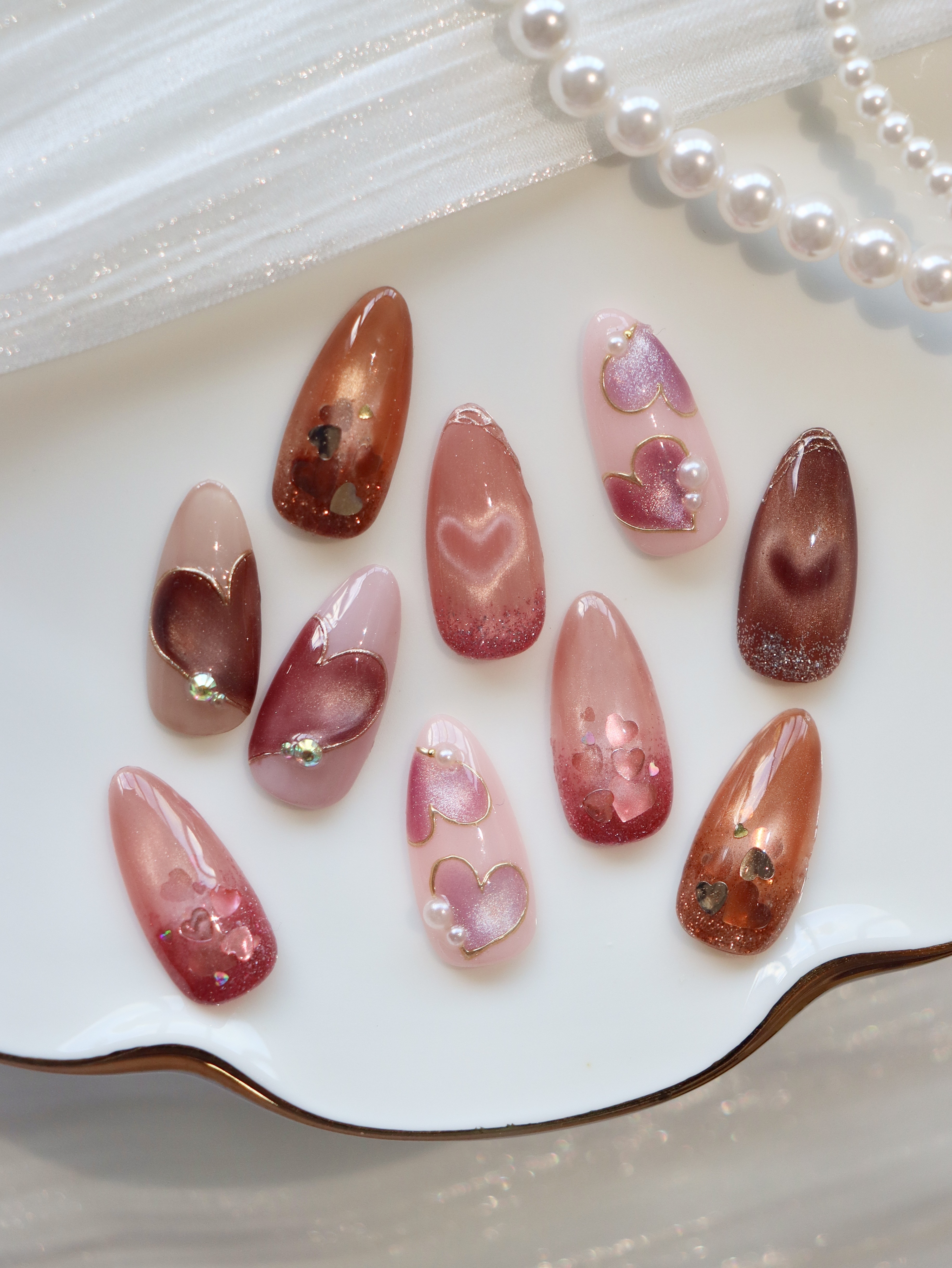 ハートネイルとは？大人でも楽しめるデザインと魅力を解説