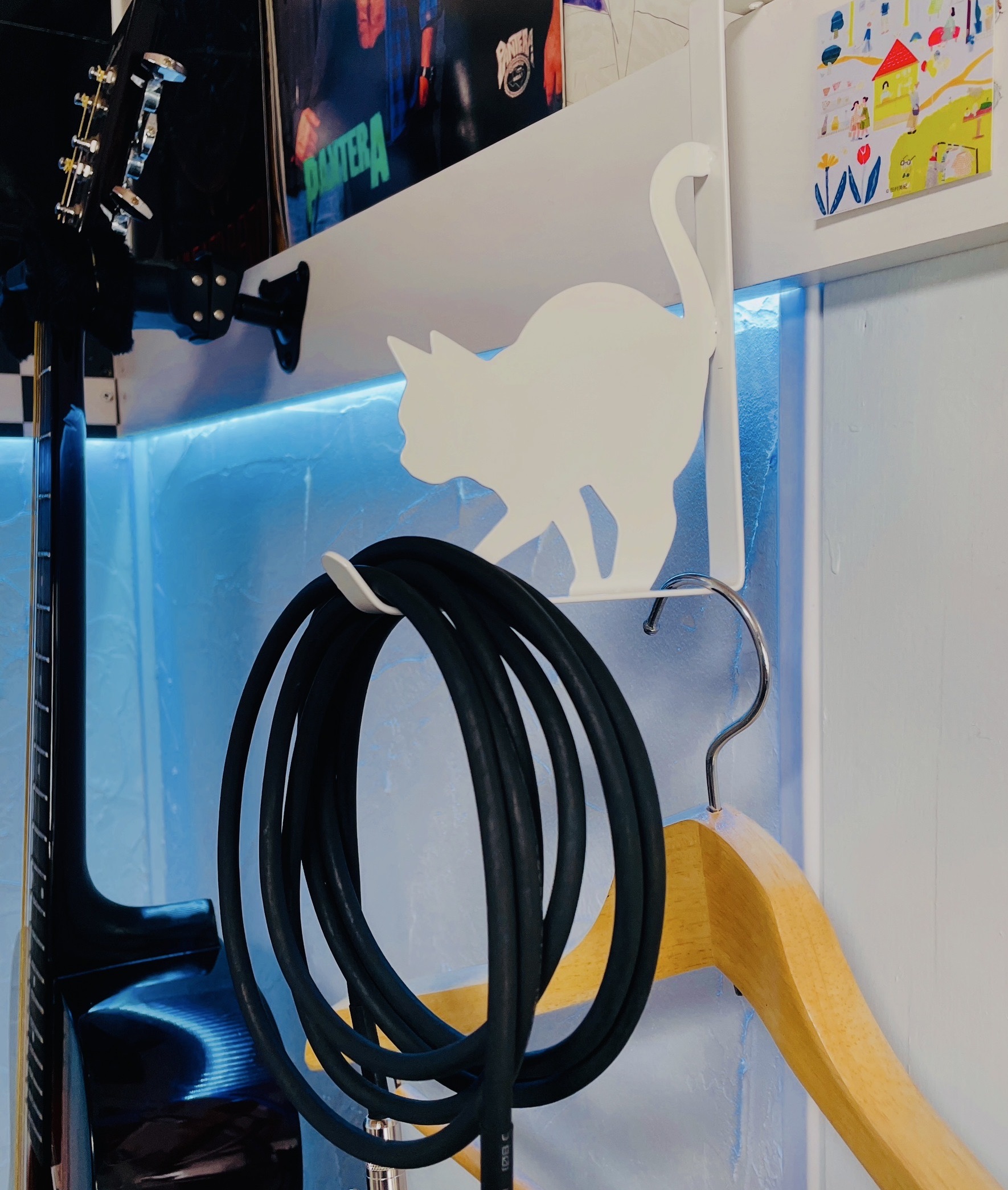 【教室をプチ模様替え♪】猫型のコート掛けを設置しました(=^・^=)