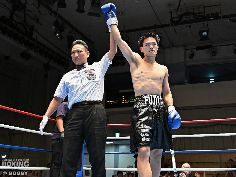 プロボクサー藤田炎村選手