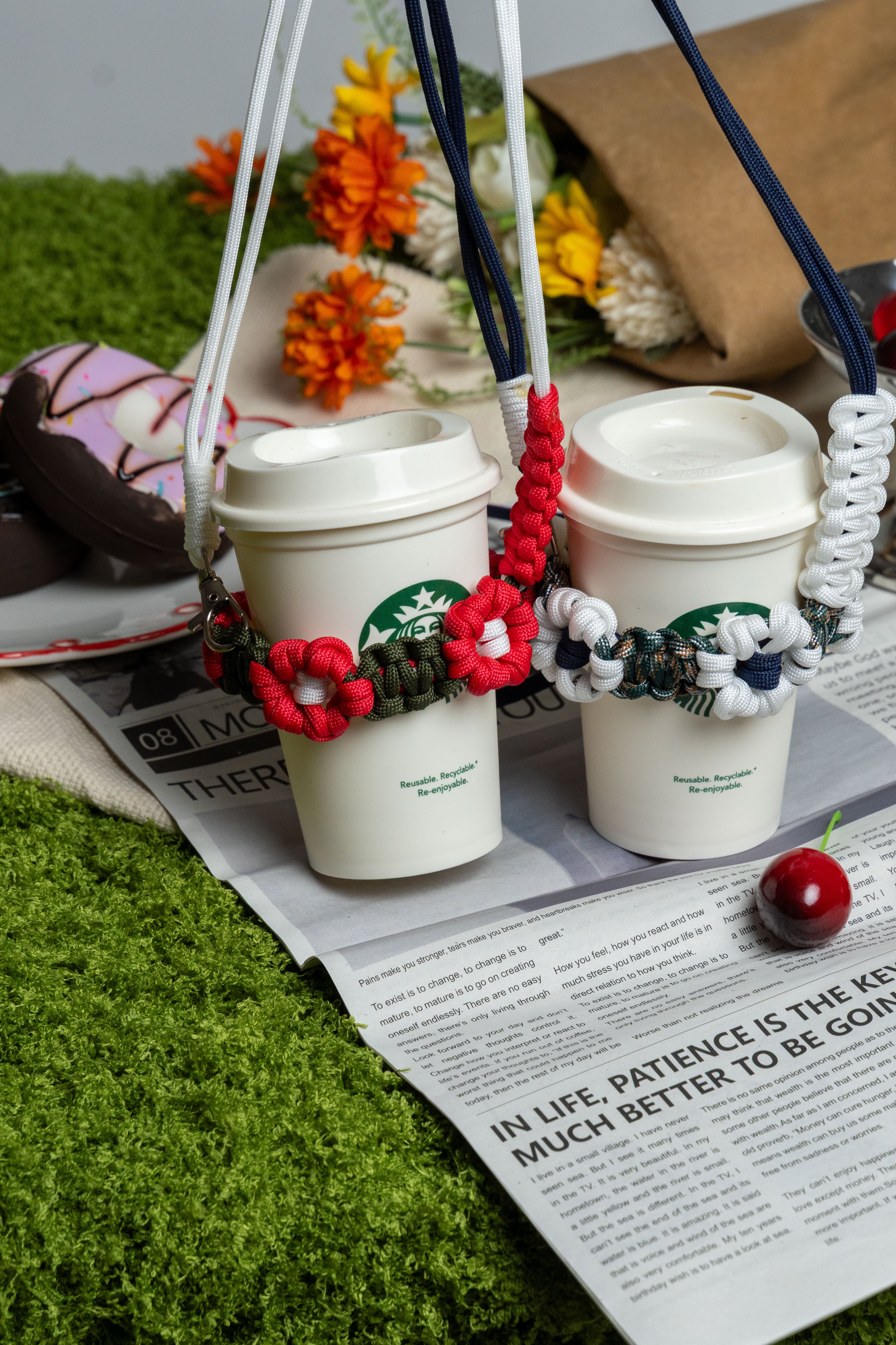 手元からあたたかく。冬限定カラーのカップホルダー❄️