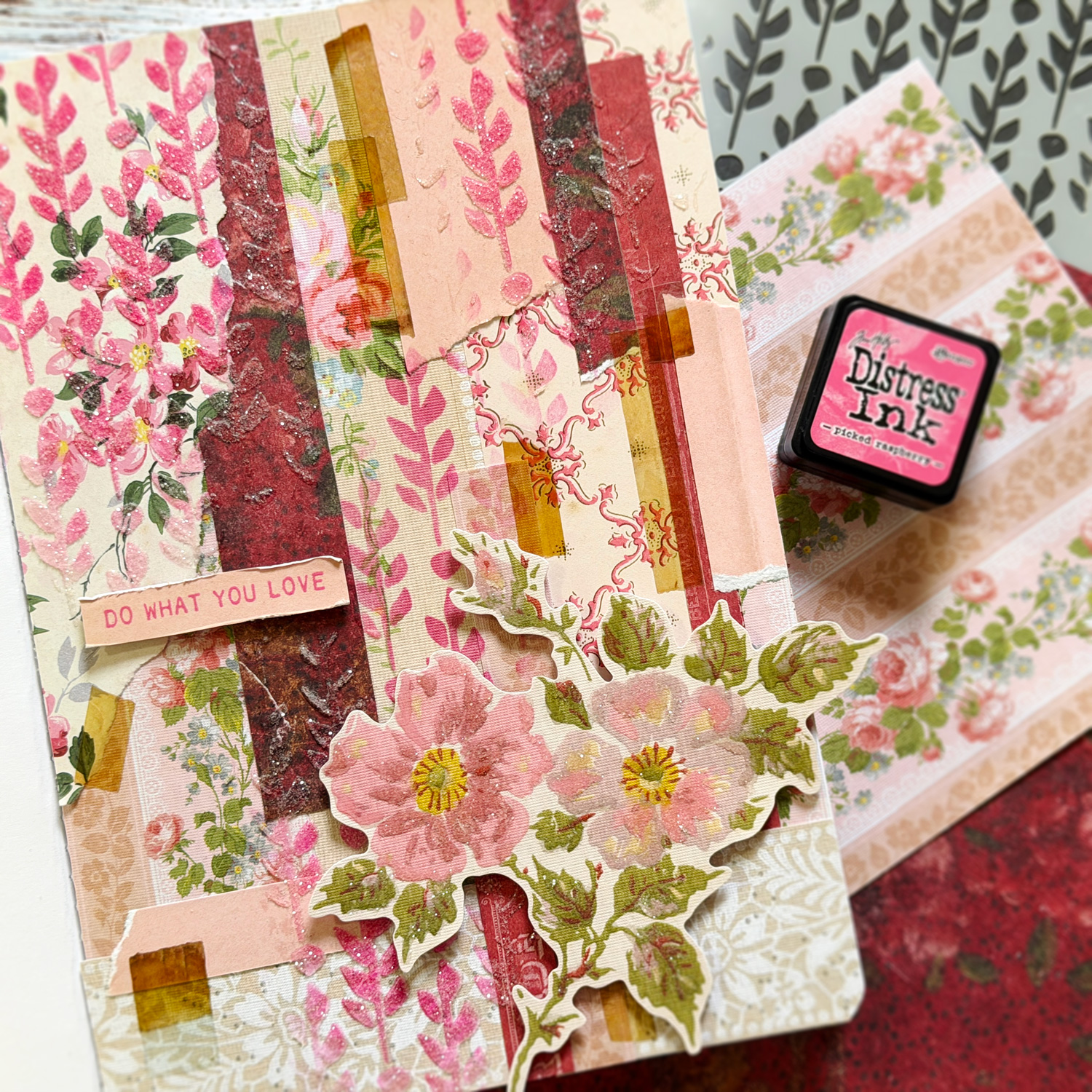 note更新:いちごの日🍓ピンク×赤のお砂糖がけミクストメディアコラージュ