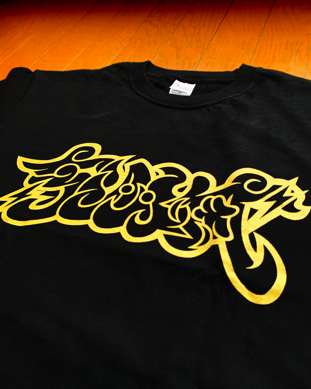 なぜ作品をTシャツやスウェットにプリントするのか