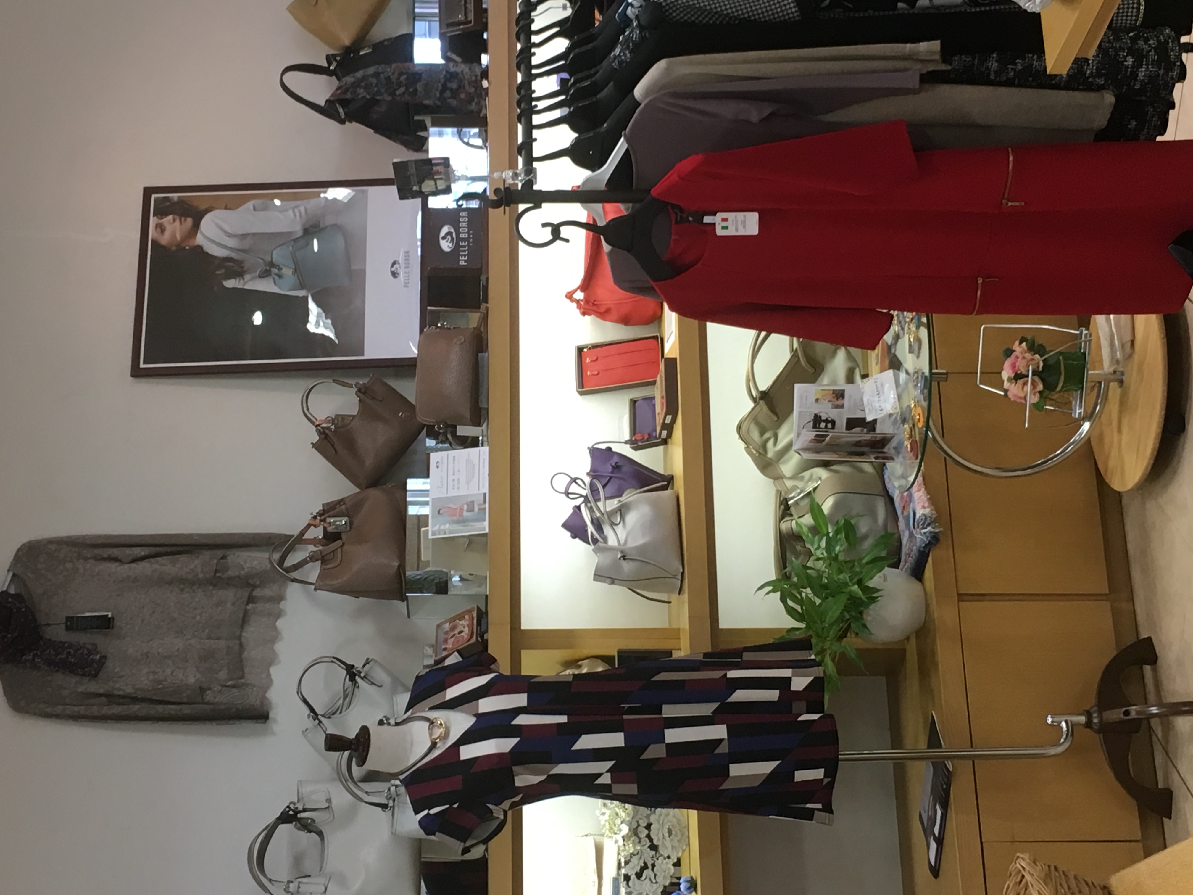 店内はシックな秋の彩りに