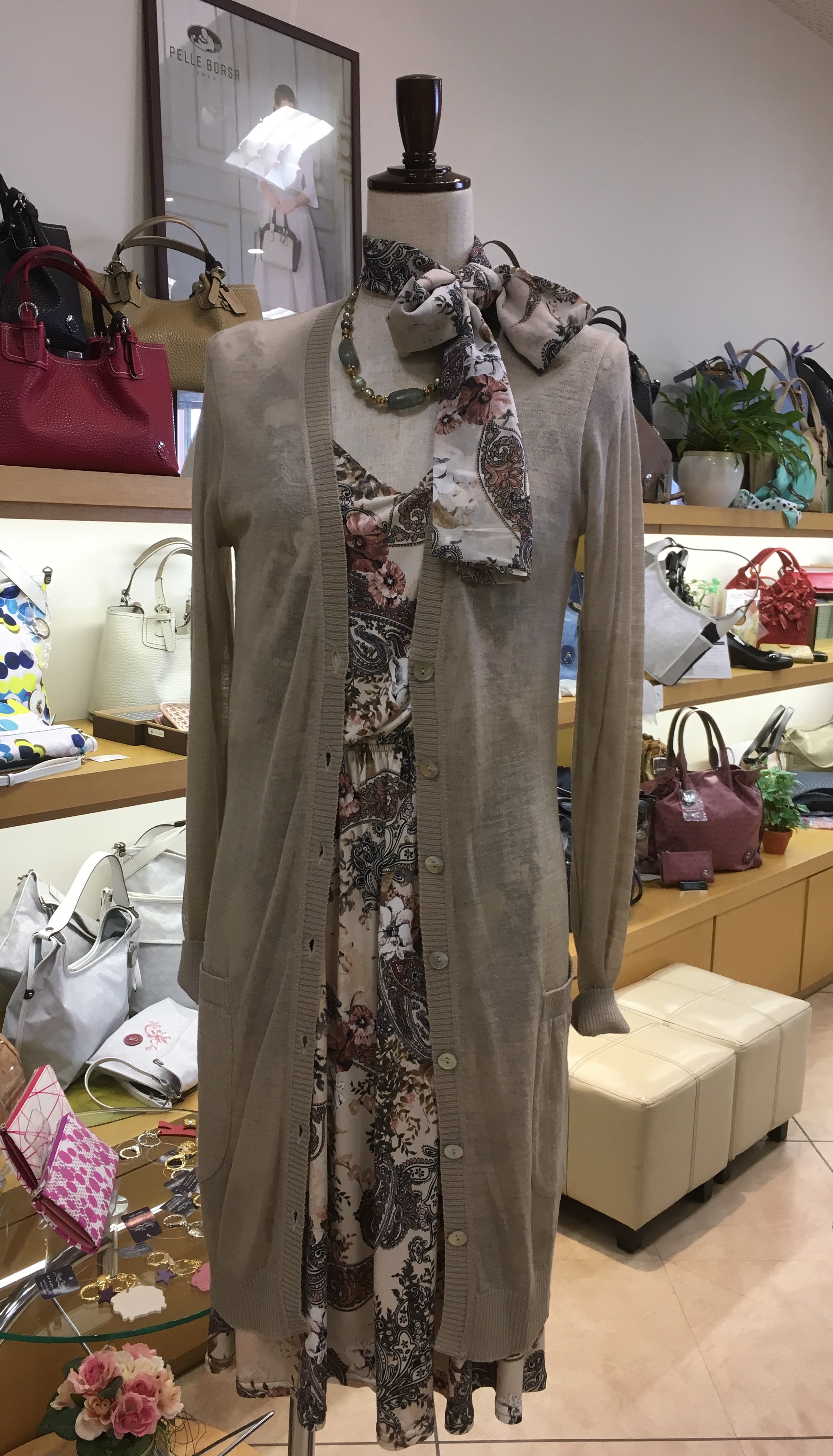 ちょっと お席に❣️ シックなセットアップ