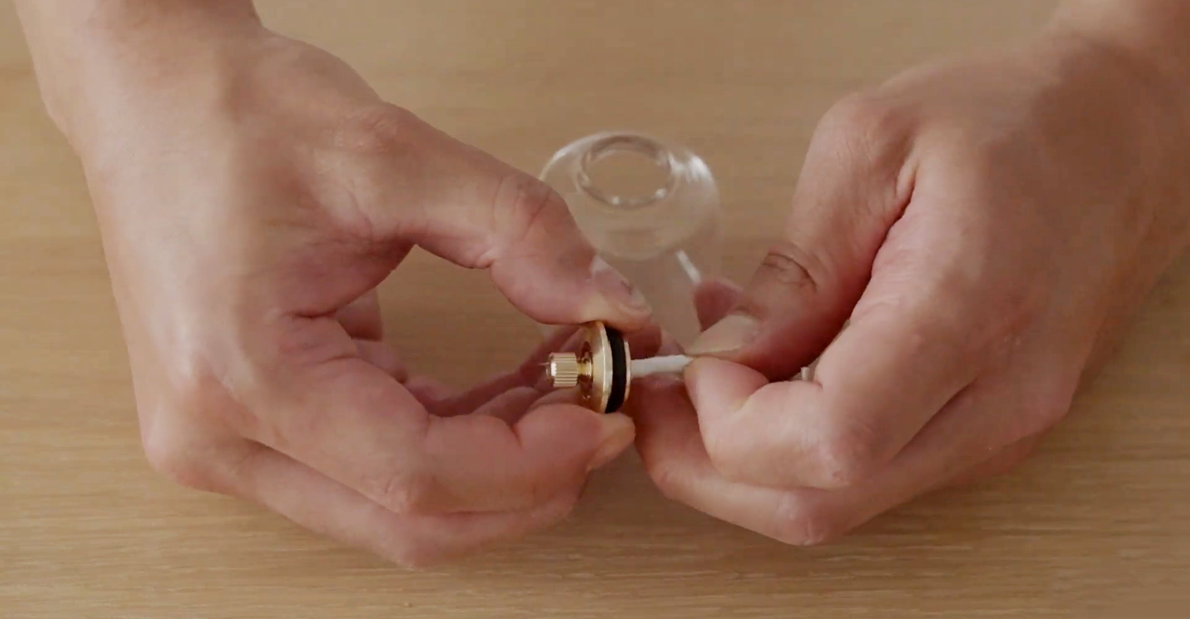 オイルランプの芯の交換方法