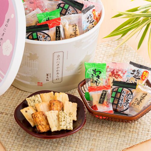 おかきです！あられです！ギフトに困ったときはこれ！！いいかもでーす(^^♪