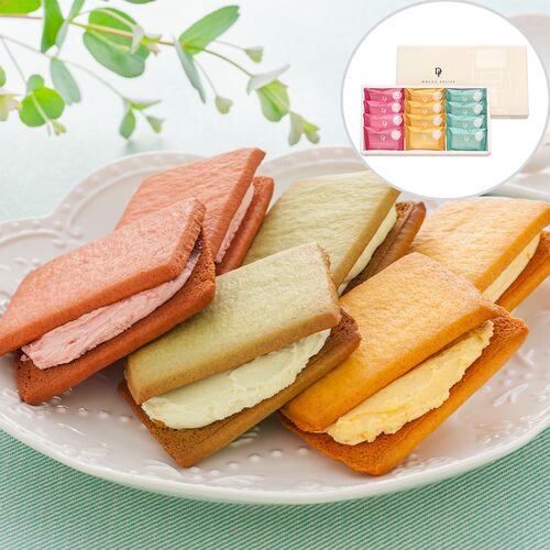 フルーツクリームをクッキーでサンドしたやーつ！優しいカラーの可愛らしい感じのギフトセットでーす♡