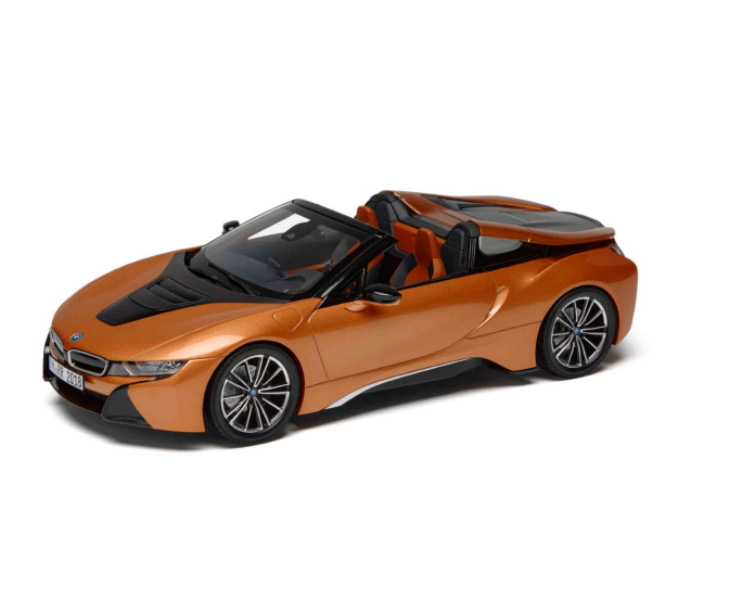 1/18　i8ロードスター入荷＆ＧW休暇のお知らせ