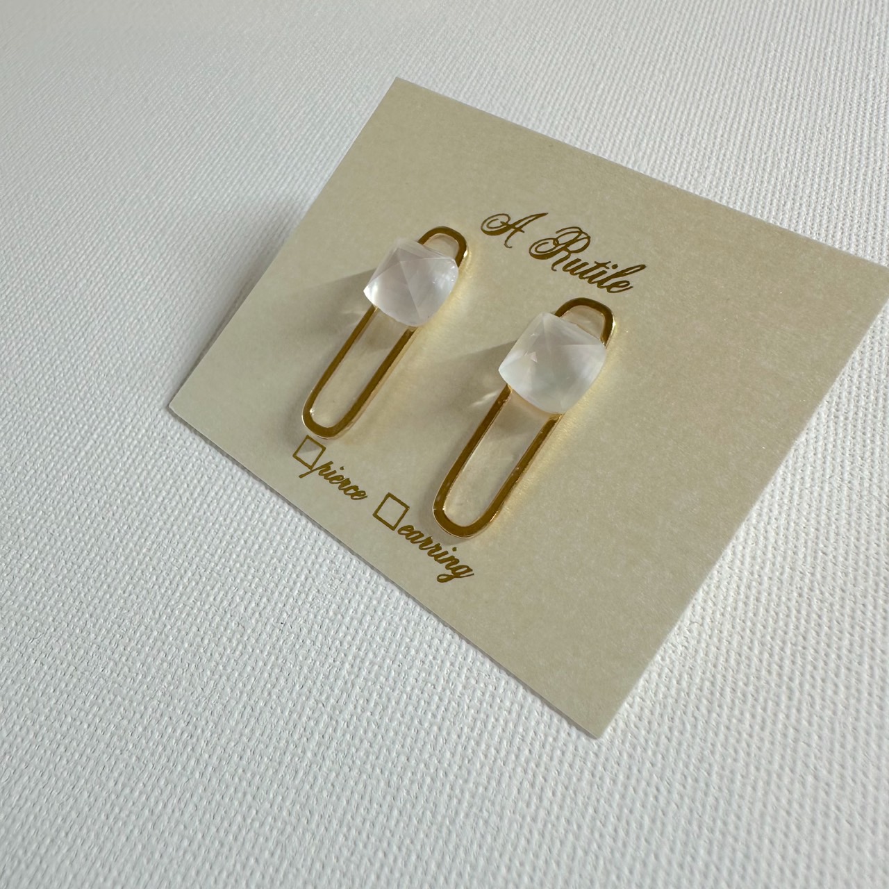 モンタナモスアゲートピアス