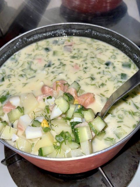 夏に美味しいウクライナの冷製スープ『オクローシュカ』の作り方