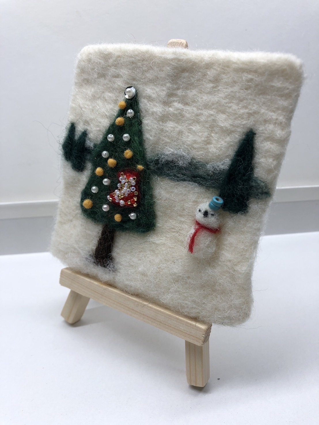第7回WS　2024.12.15　羊毛フエルトでワンちゃんネコちゃん・クリスマスのブローチを作ろう