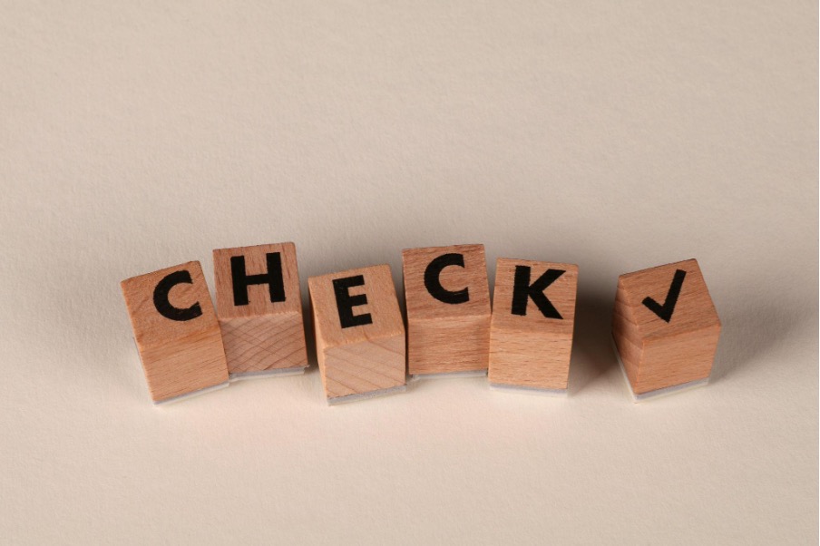 賃貸でもドレッサーを安全に置く方法|壁に傷をつけない設置術