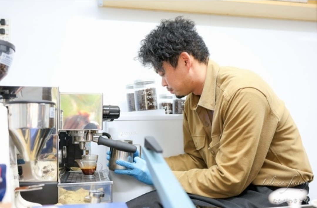 コーヒー抽出中☕