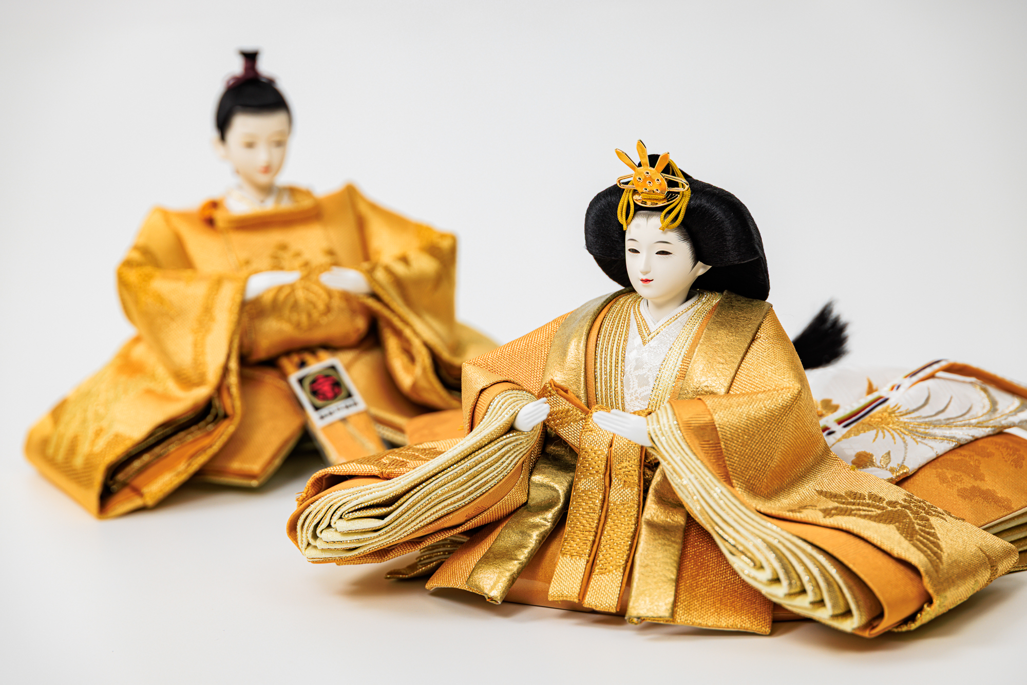 お衣裳のご紹介　～華やかな金色のお着物に鳳凰の刺繍～