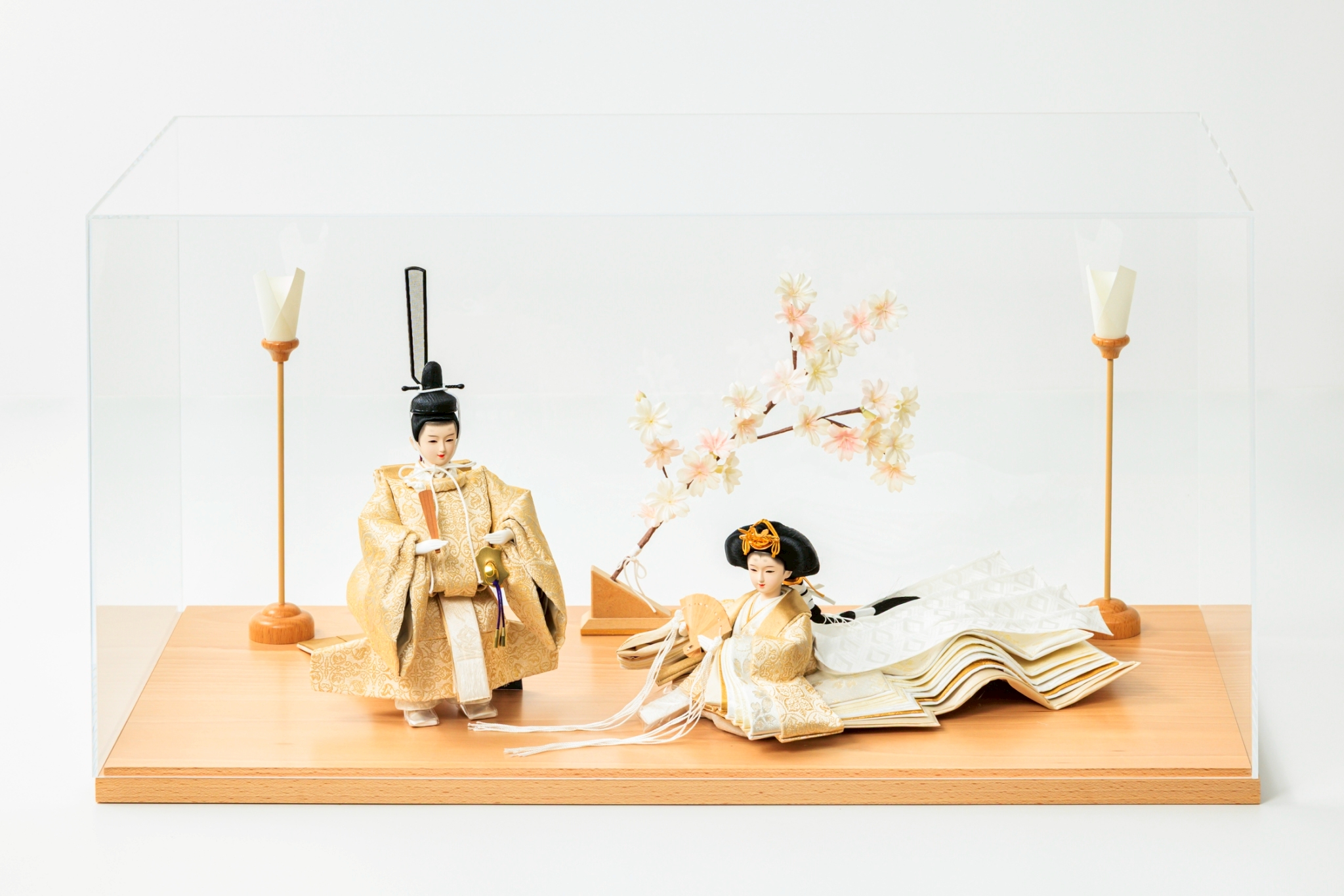 優雅なシルエットが素敵な立座りのお雛様