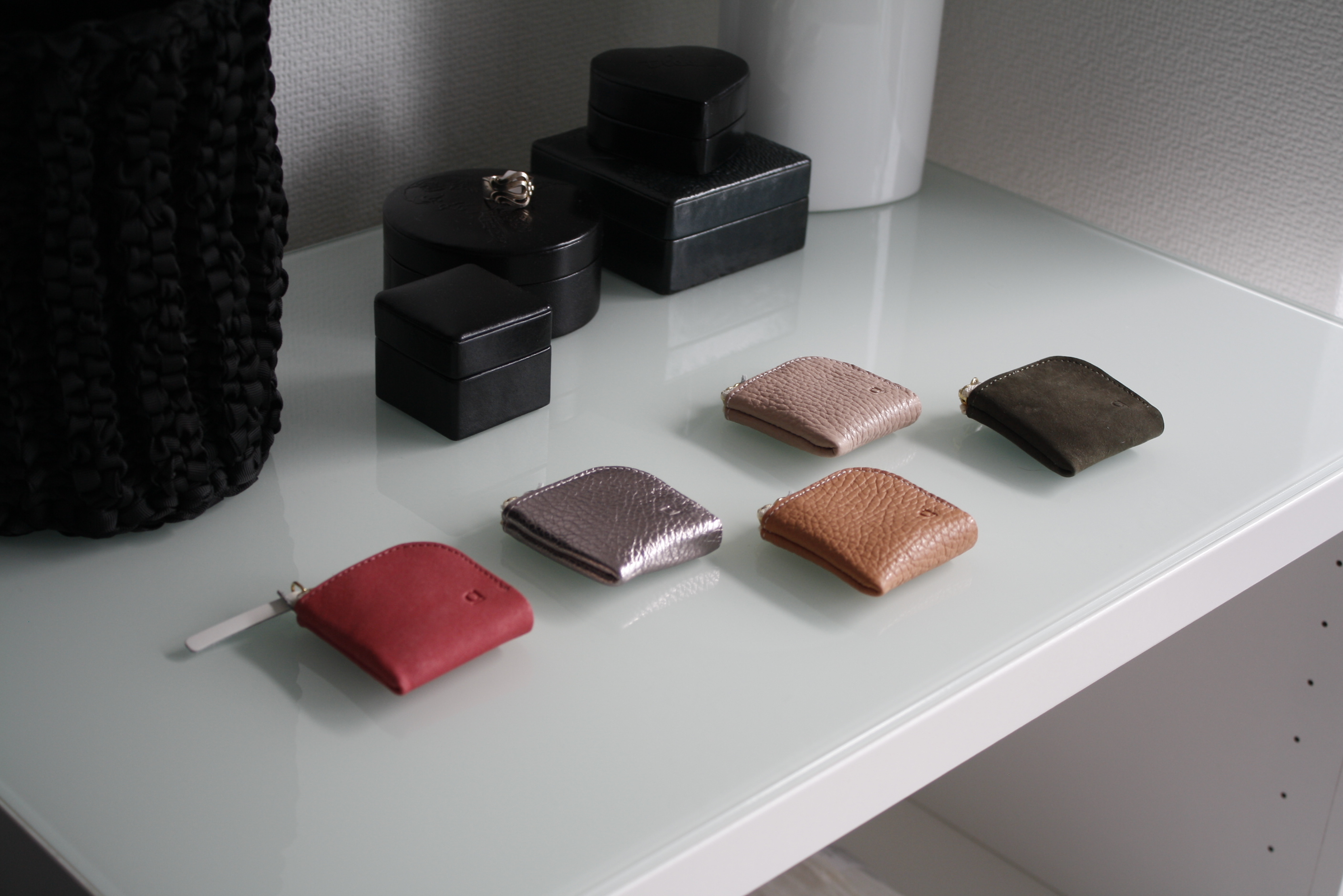 【Atelier Shop】 a mini coin case　が入荷しました