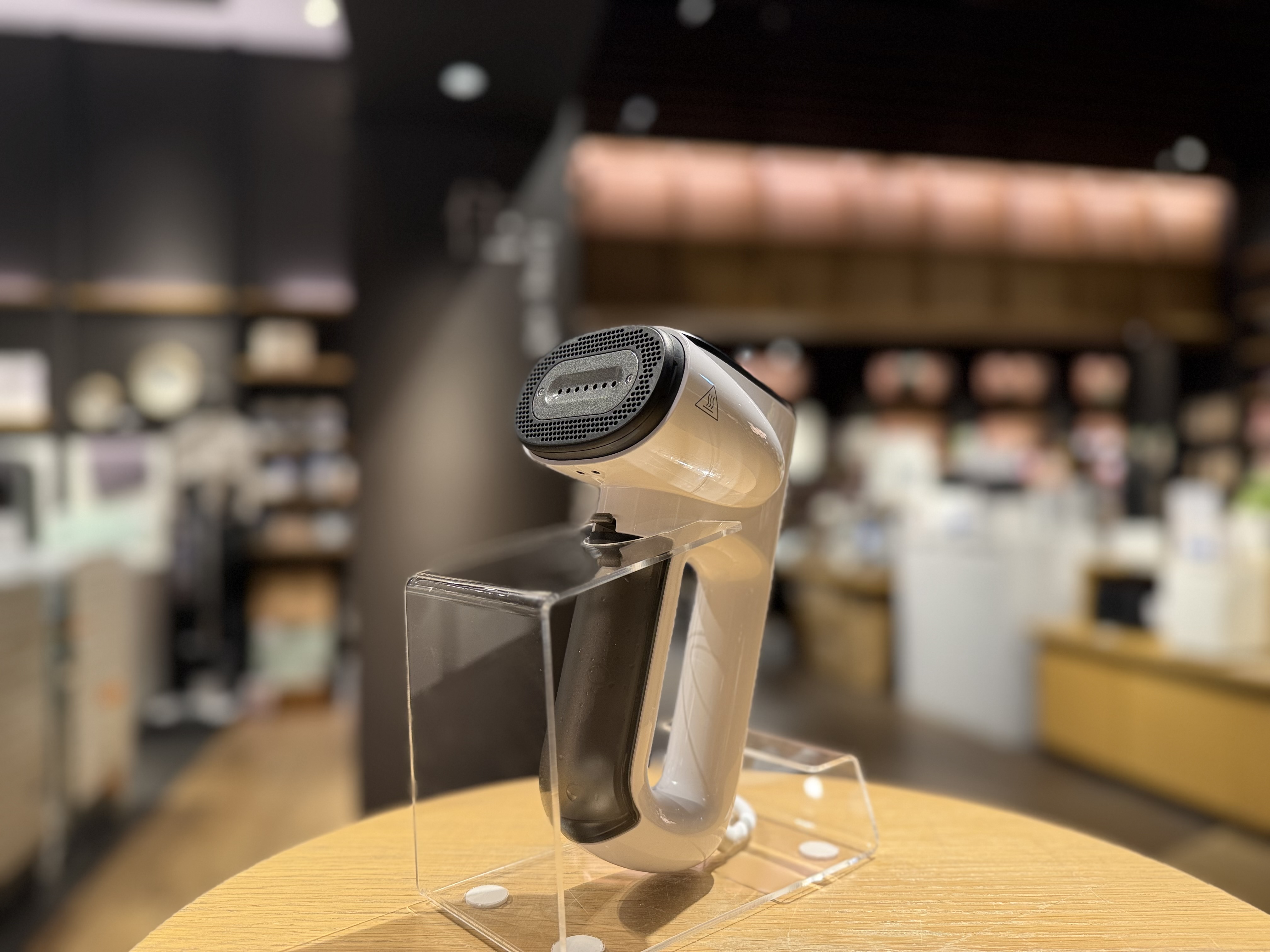 [Neakasa Magic 1 真空吸着式衣類スチーマー]二子玉川 蔦屋家電にて販売開始