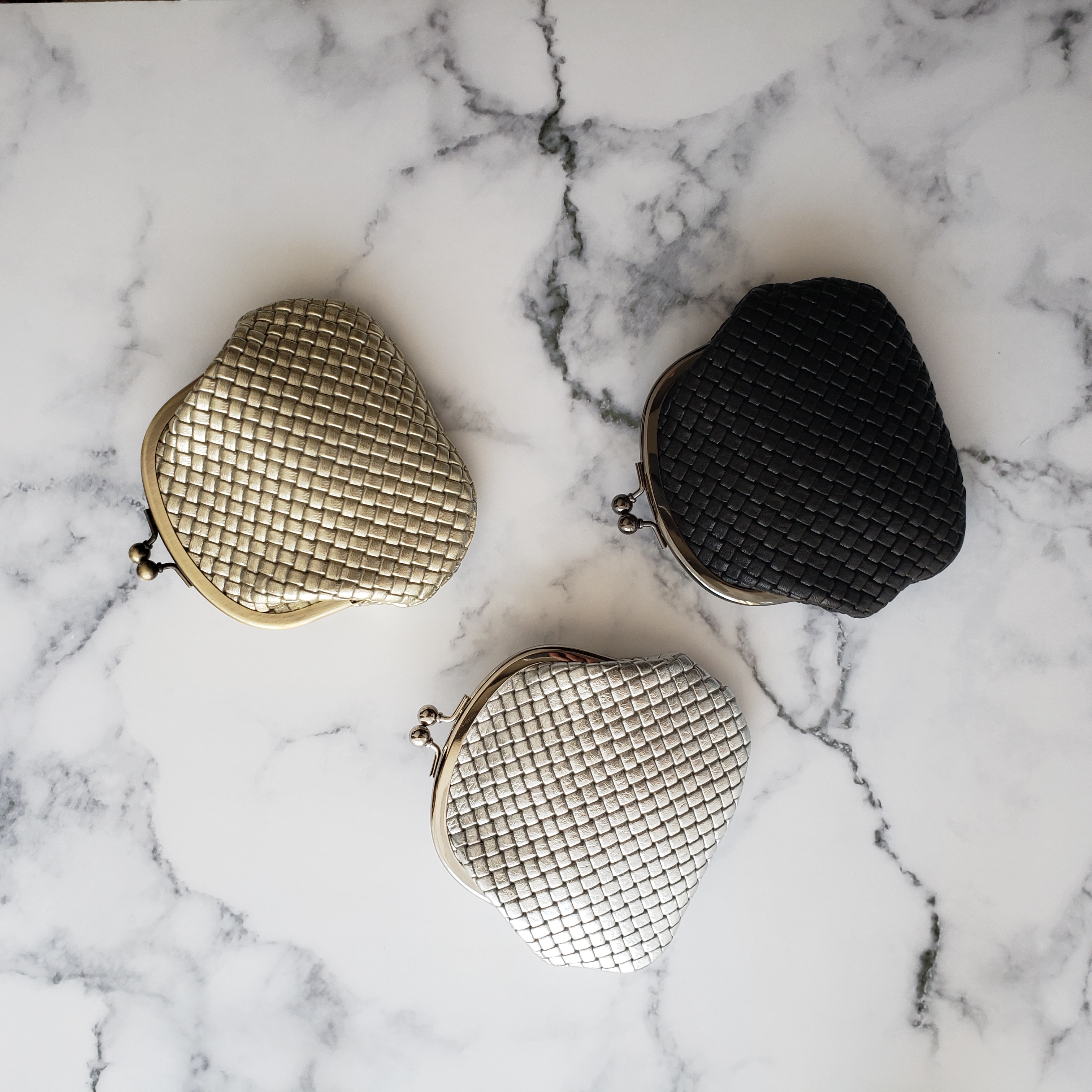 がま口財布オンラインショップへアップしました。大人に似合う、手のひら財布です♪