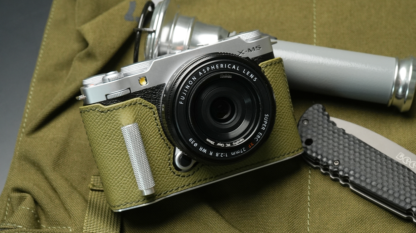 フジフィルム X-M5 専用ボディーケース 先行予約開始 5%OFF