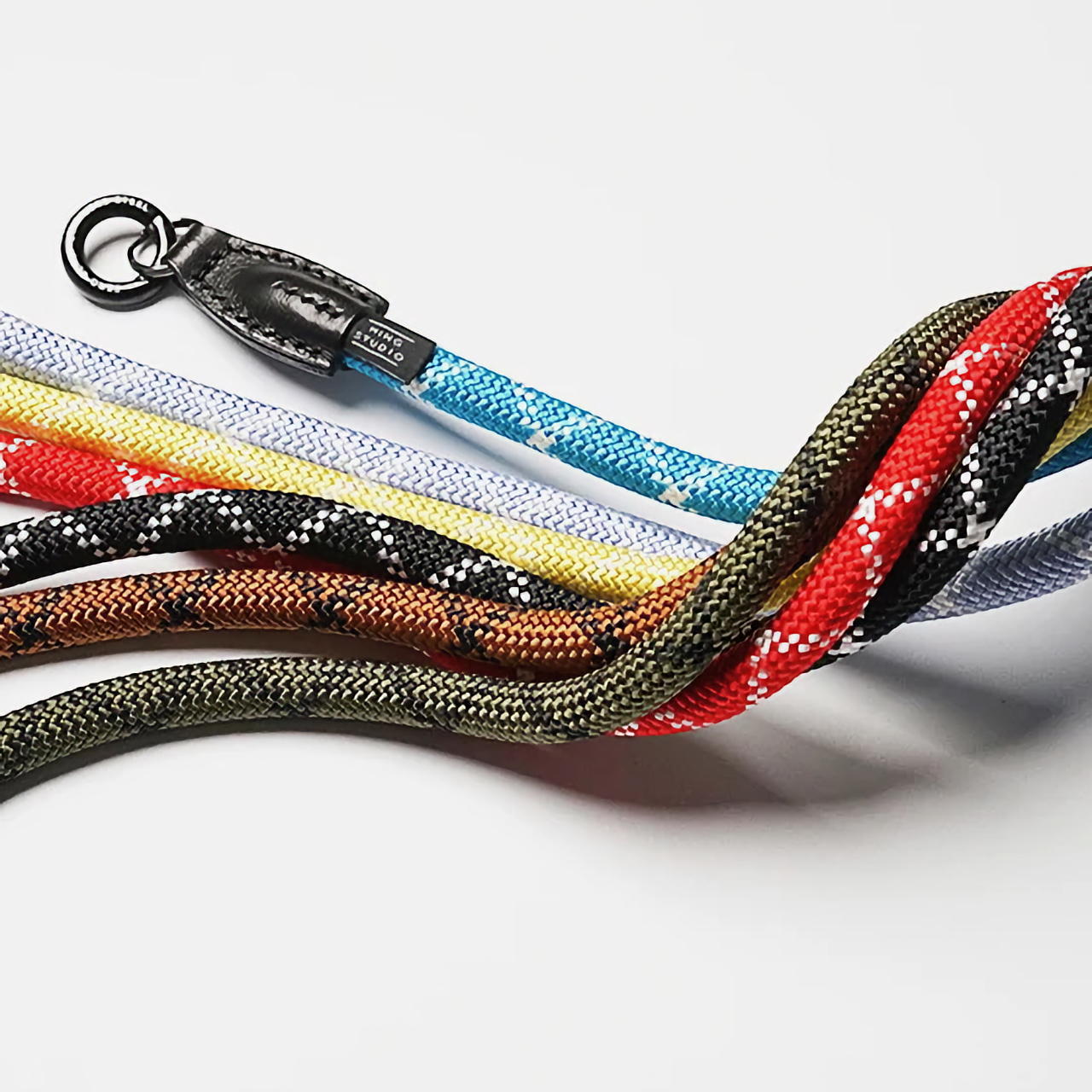 タフで、美しい。ロープストラップの新しい時代へ。