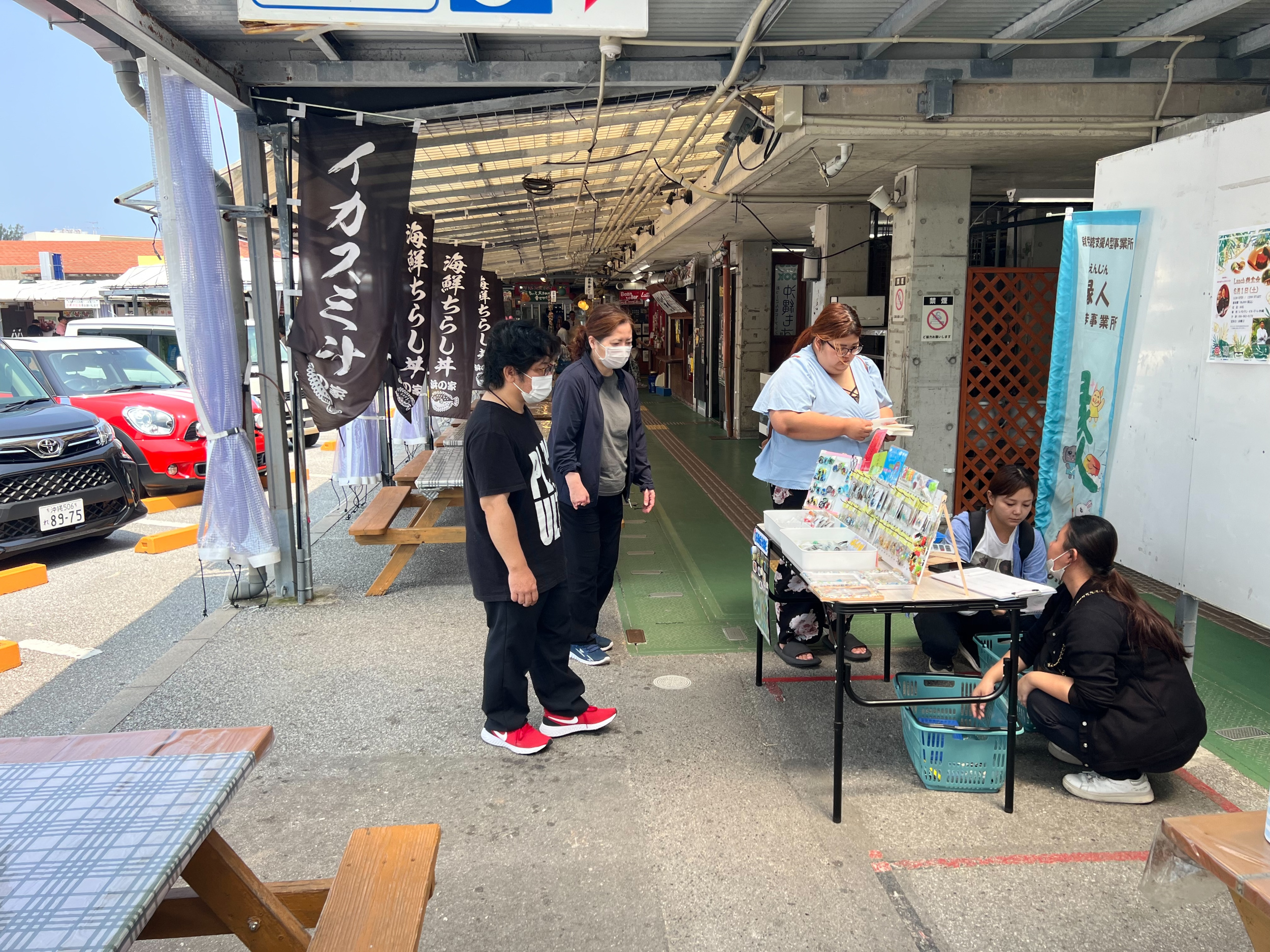 恩納村、道の駅にアクセサリーの出張販売に挑戦して参りました。