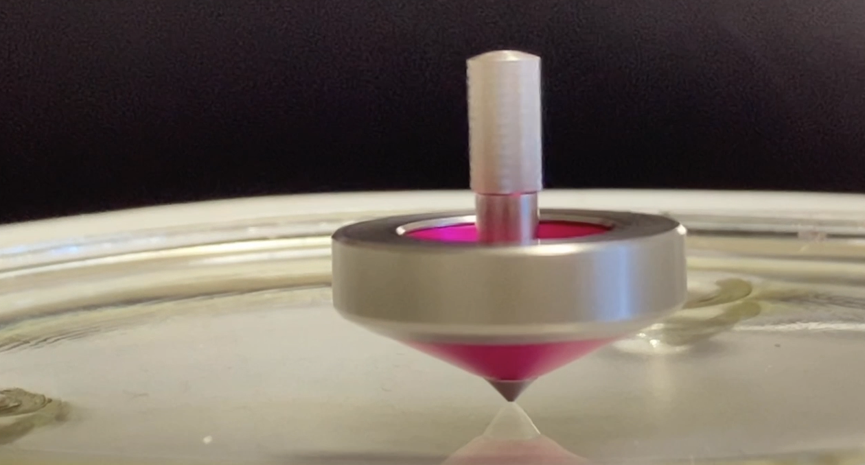 みんなのたのしい独楽は、やさしい着地で伸びる