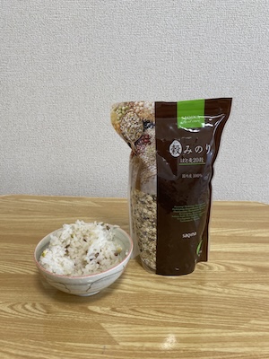 ご飯に雑穀を混ぜると美味しいです