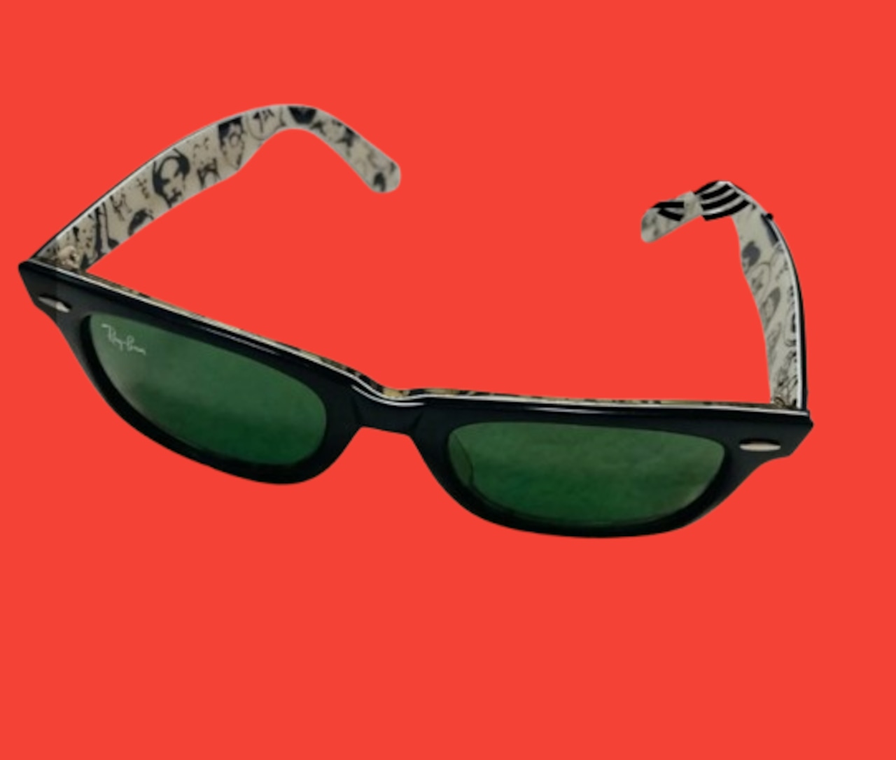 クールな伊達男を極めたい方へ✨✨当店のレイバンサングラス😎着用であなたはヒーローの座に…