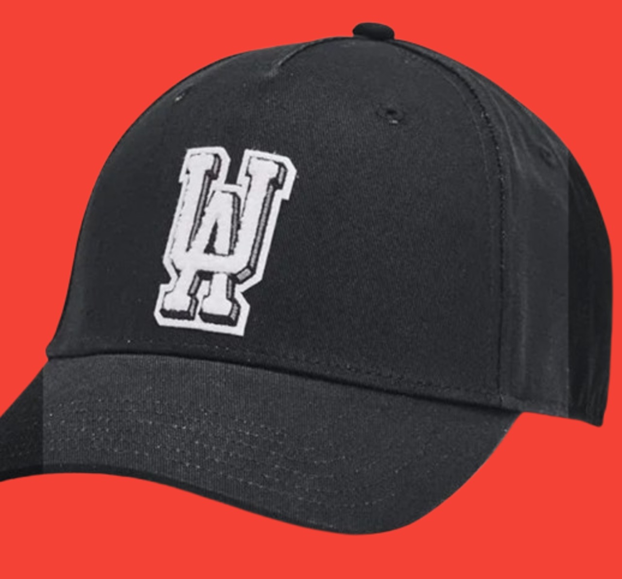 この人気のアンダーアーマー・キャップ🧢一着でお出かけスタイルにもう迷いません👍👍