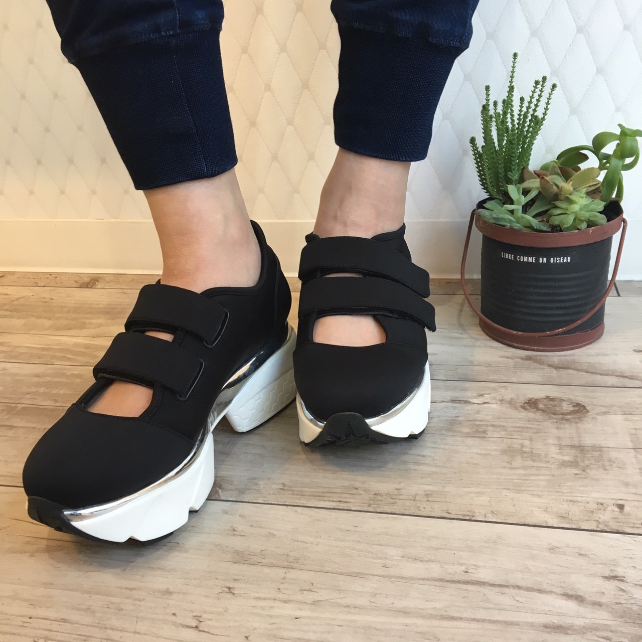 デザインシューズJEFFREY CAMPBELL