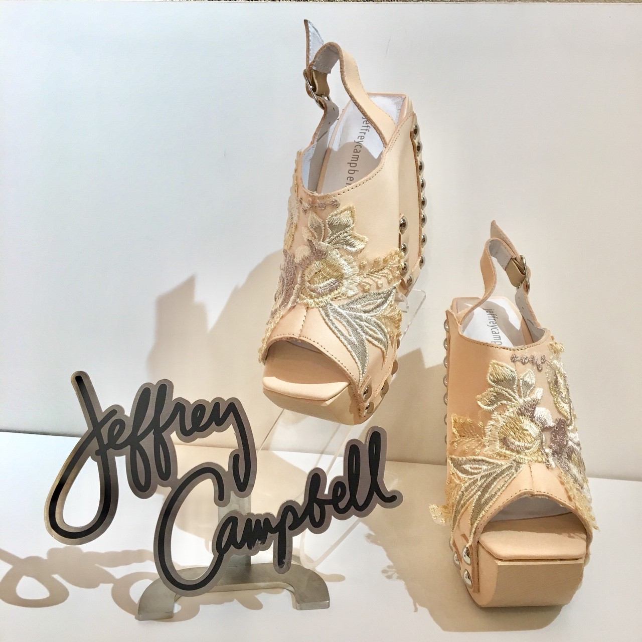 jeffrey campbell（ジェフリーキャンベル）が新入荷♪
