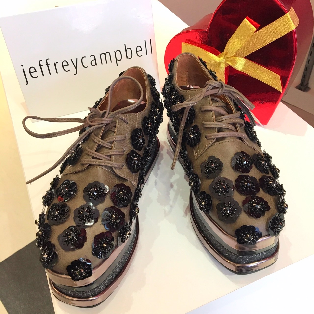 自分から自分へX’masプレゼント★JEFFREY CAMPBEEL新商品続々入荷！！